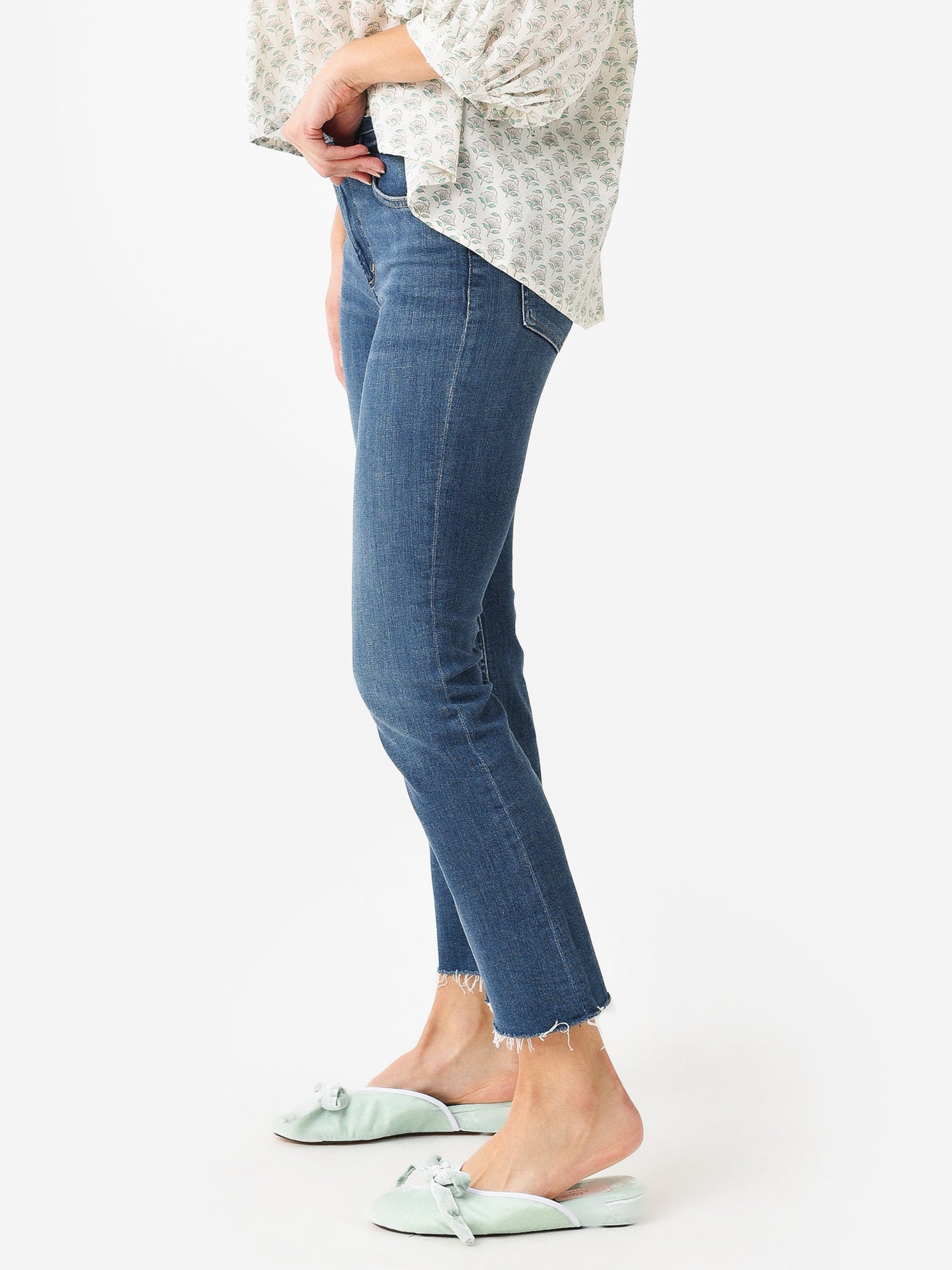 2030B-1436xUNDERCURRENT-alt2