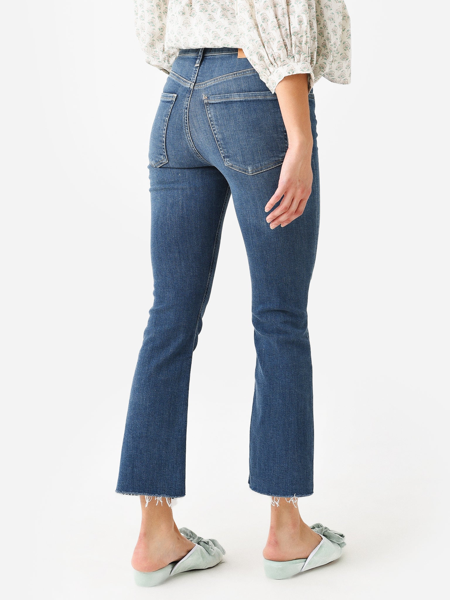 2030B-1436xUNDERCURRENT-alt3