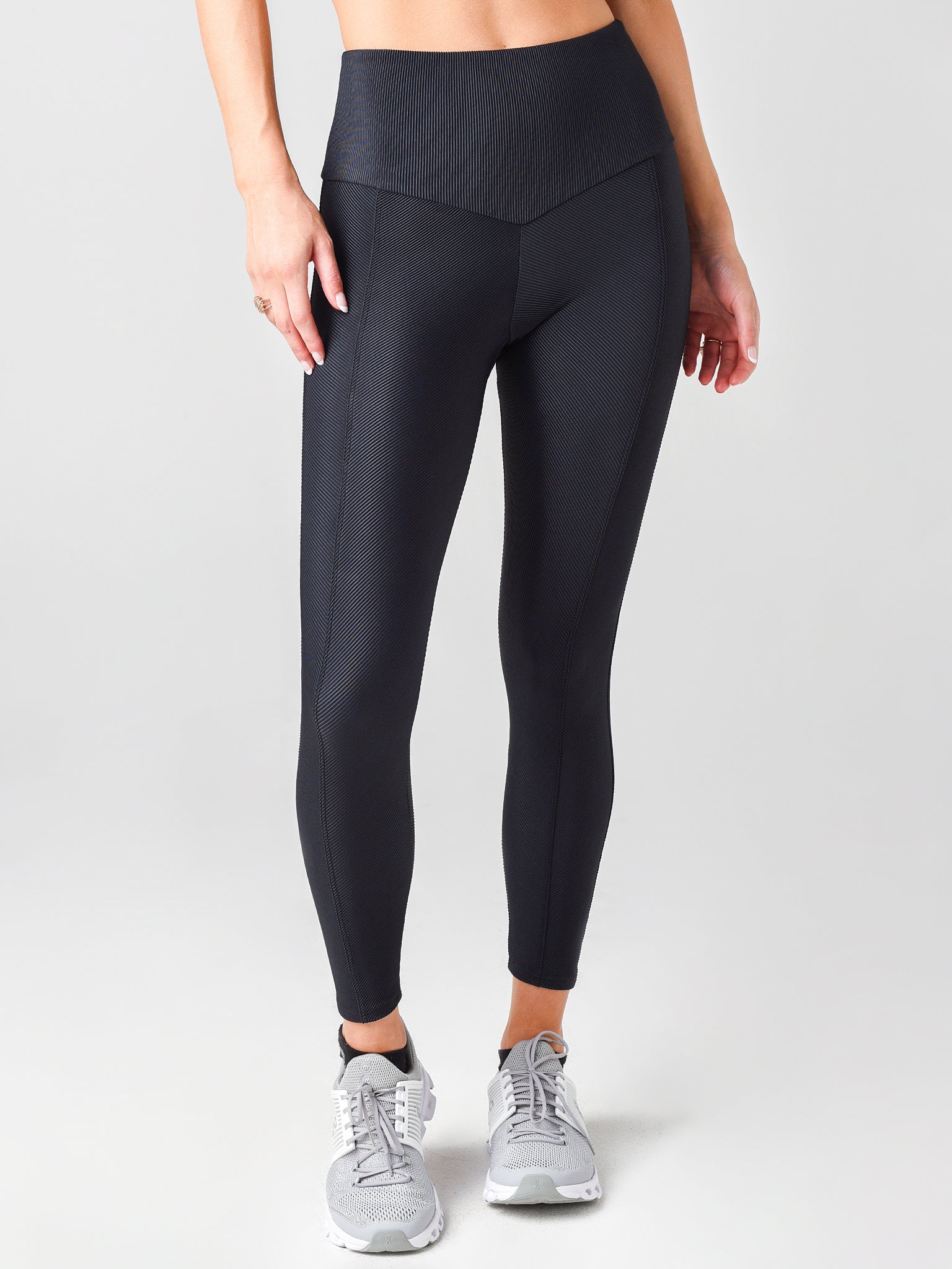 Onzie Women's Sweetheart Midi Legging - Saint Bernard