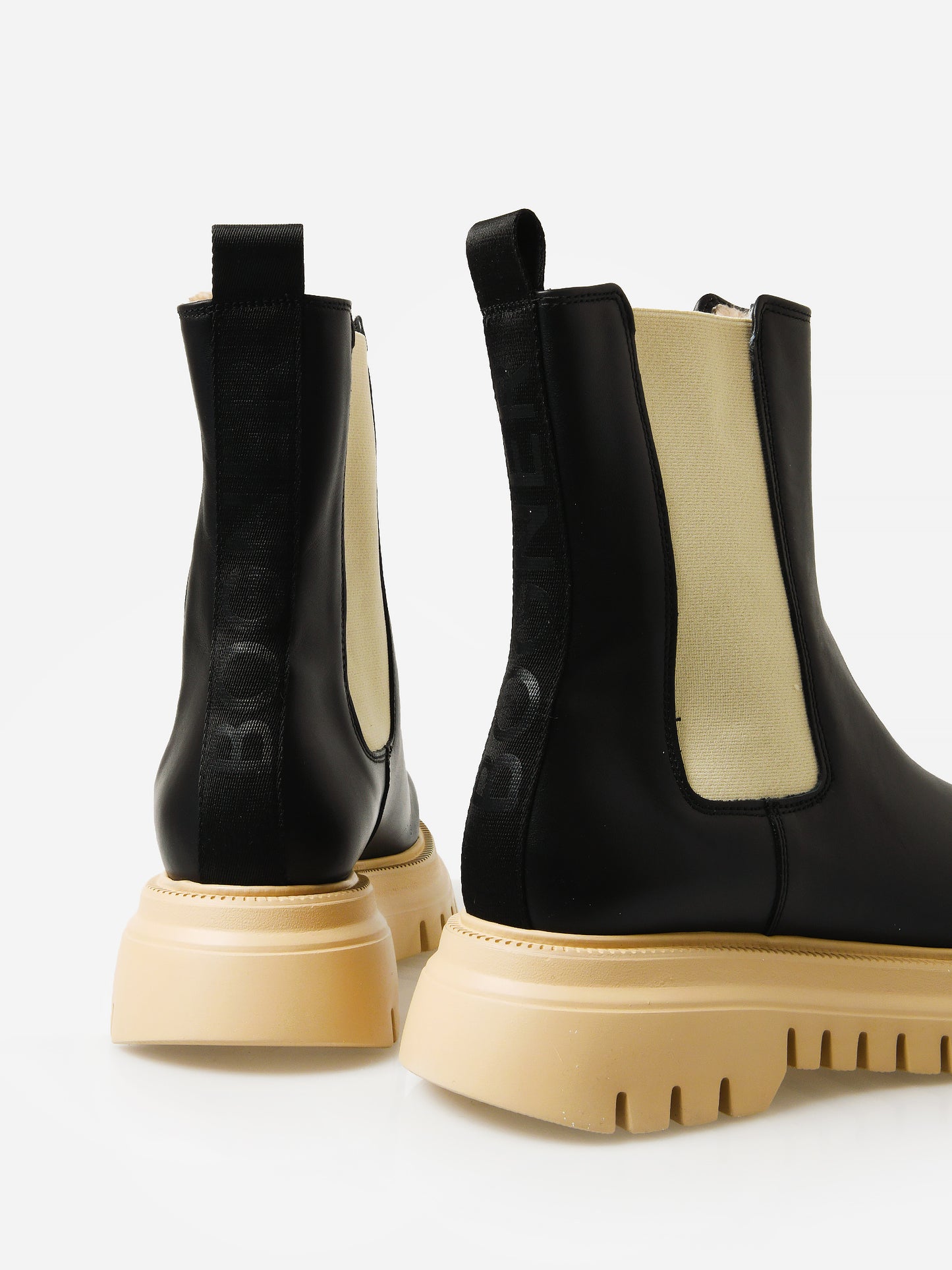 22242570x130BLACKBEIGE-alt3