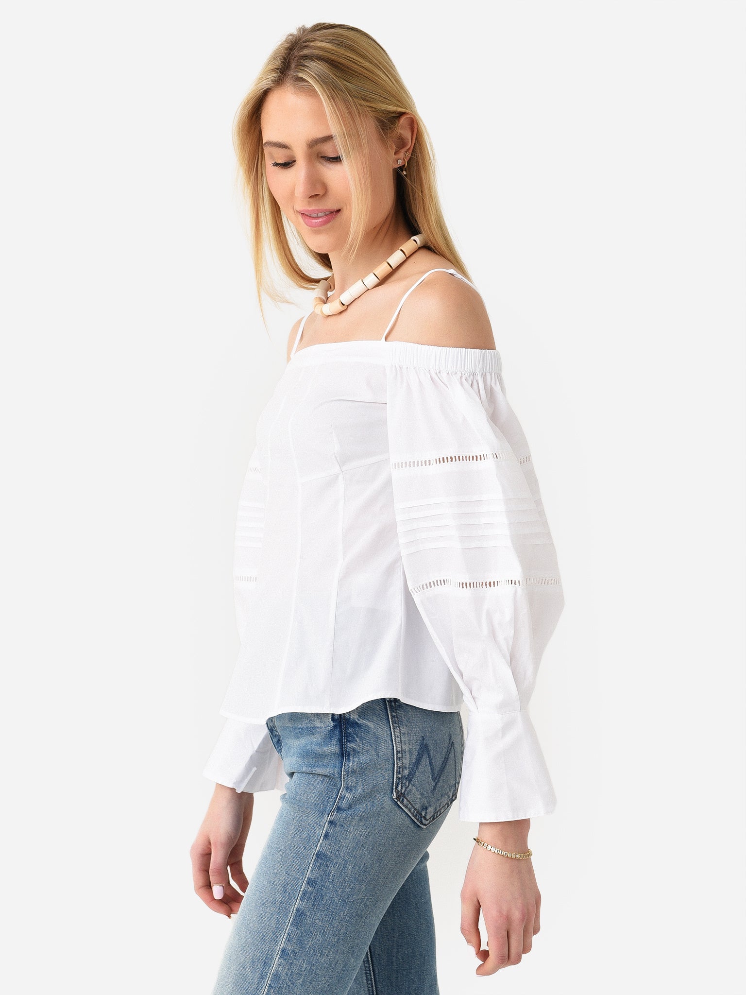 223-2017-STxWHITE-alt3