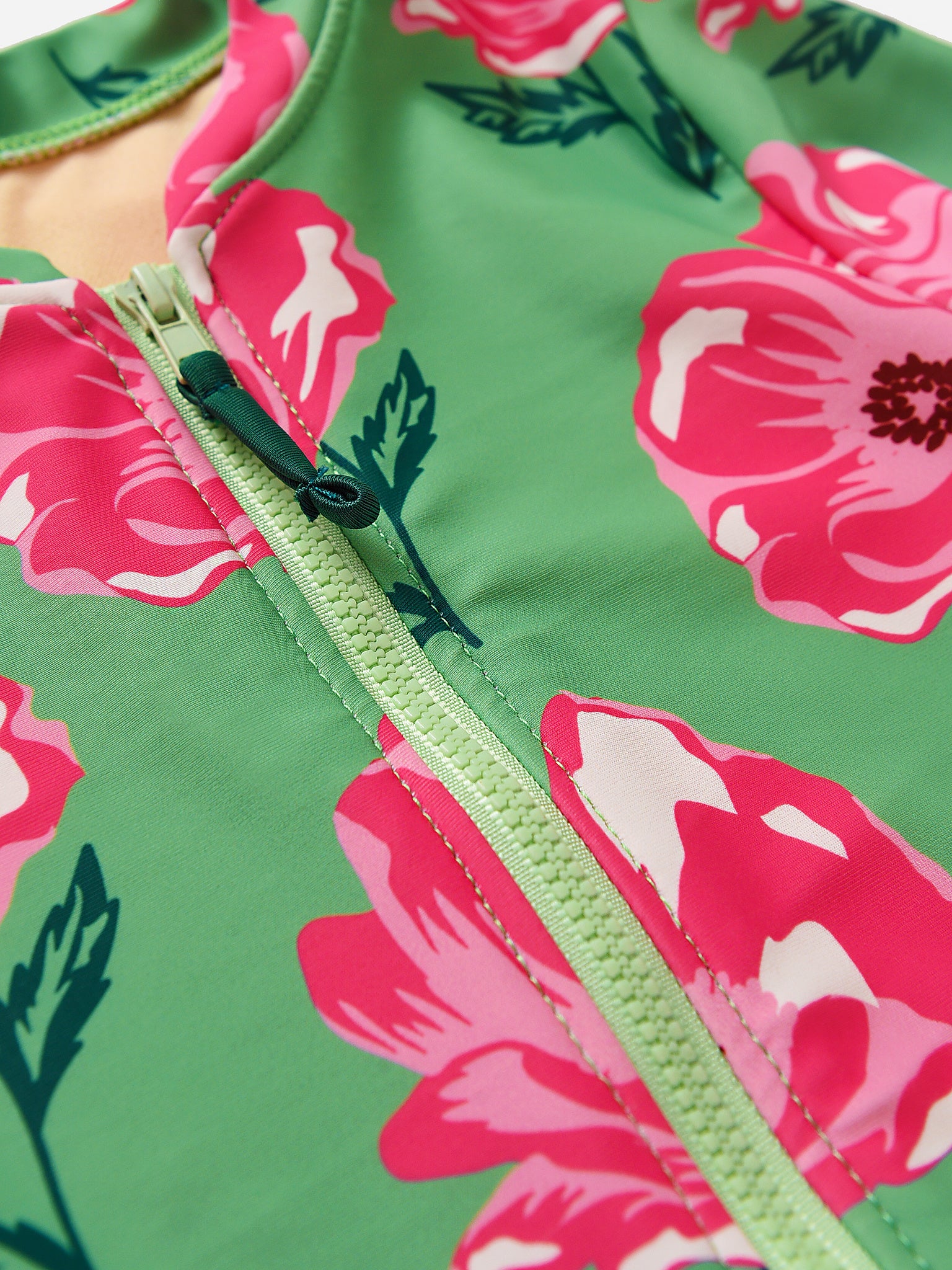 22SPCS122xPEPPERMINTOVERSIZEDFLORAL-alt2
