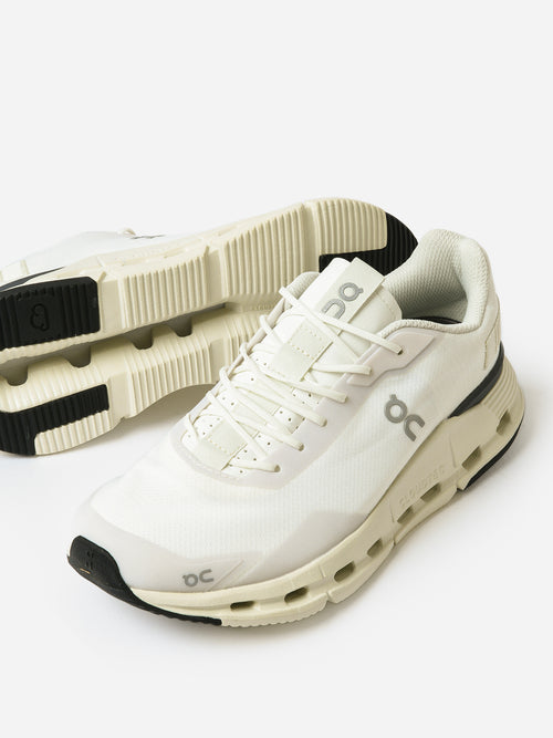 ON Women's Cloudnova Form Sneaker
