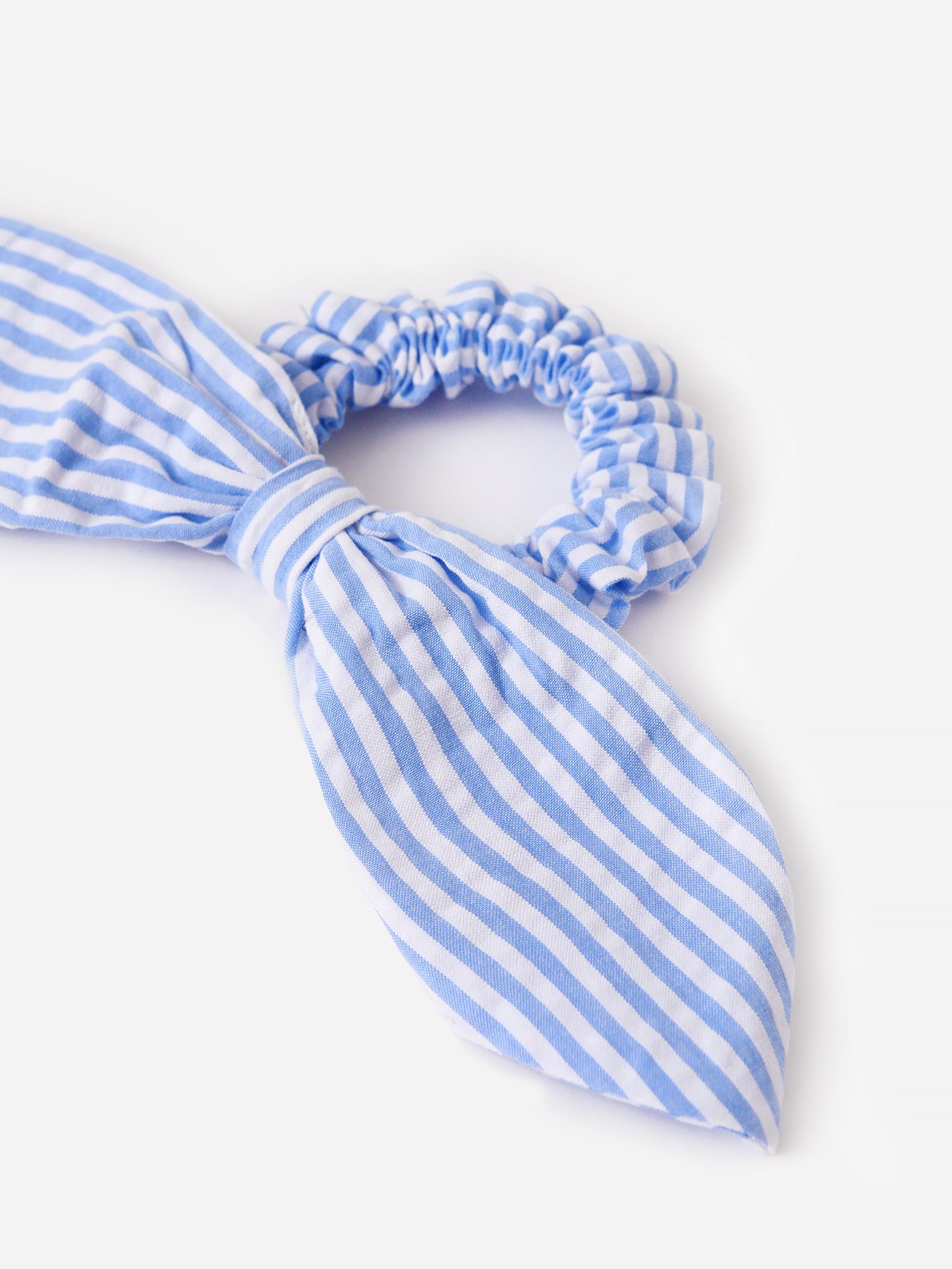 Classic Prep Girls' Vista Blue Seersucker Scrunchie - Saint Bernard