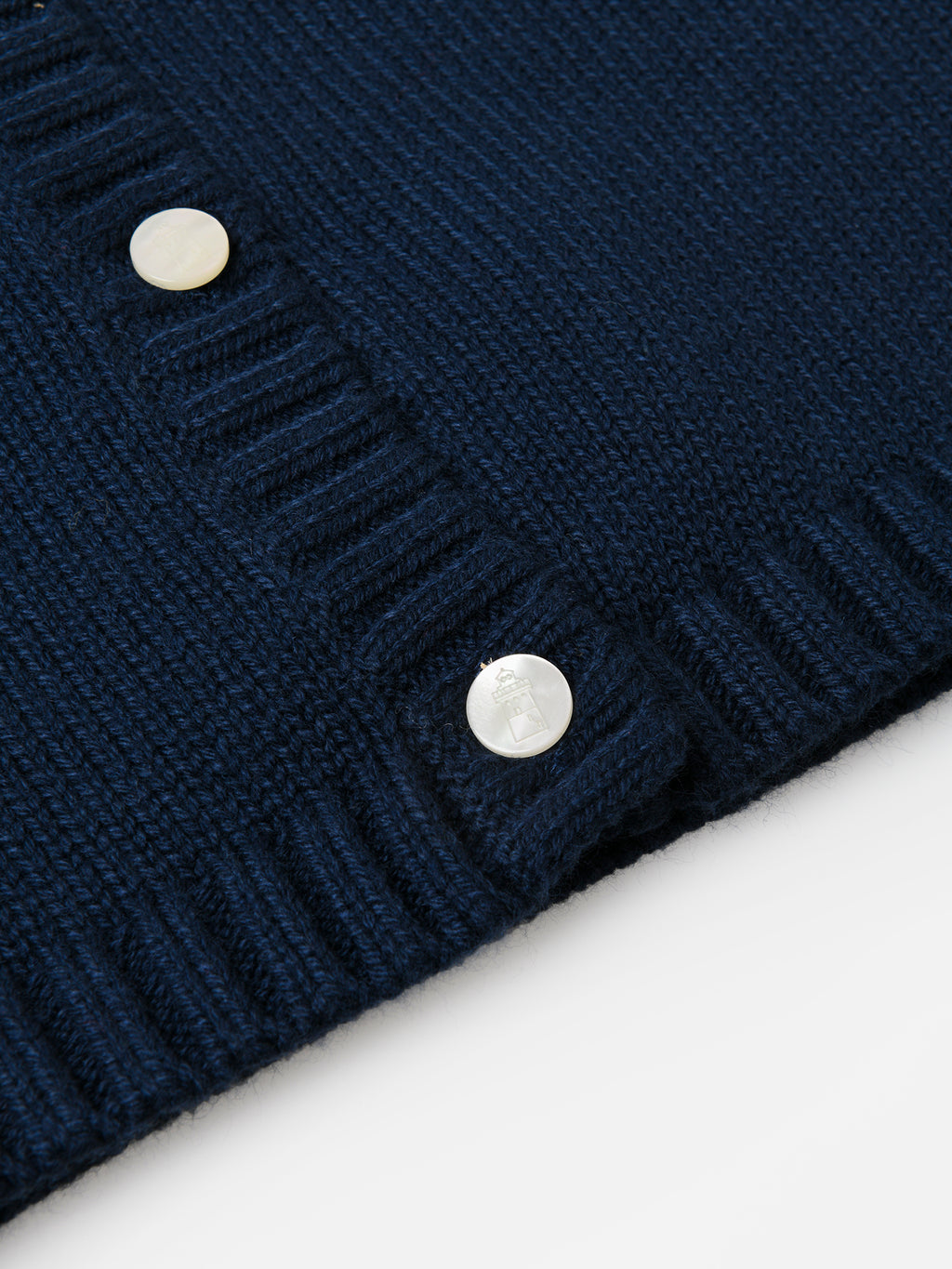 2E0104xBLUERIBBON-alt3