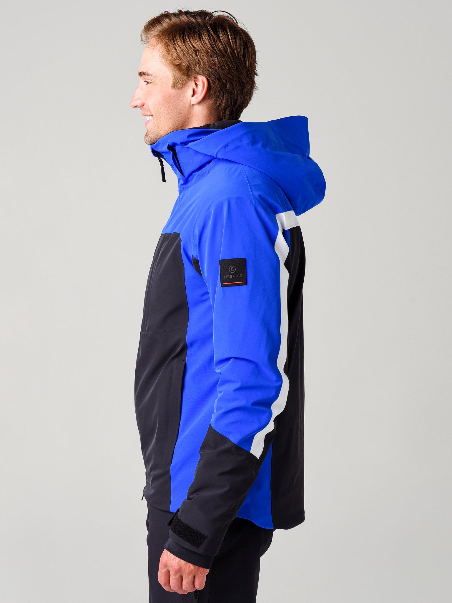 34034861xBLACKBLUE001-alt1