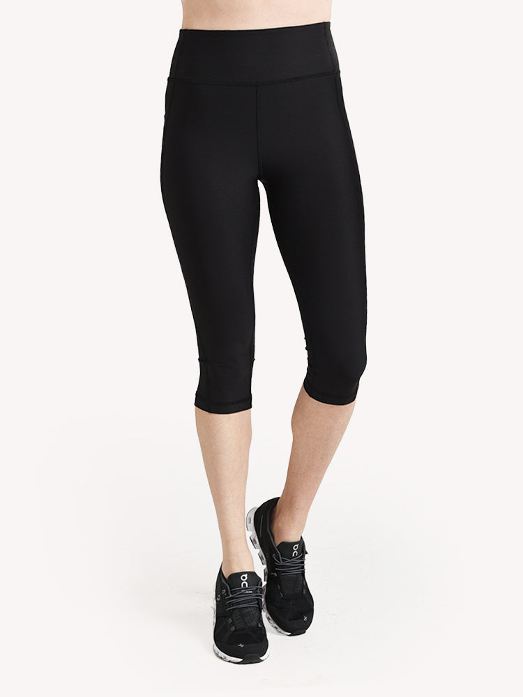 Thrive Societe Women's Basic Performing Capris - Saint Bernard