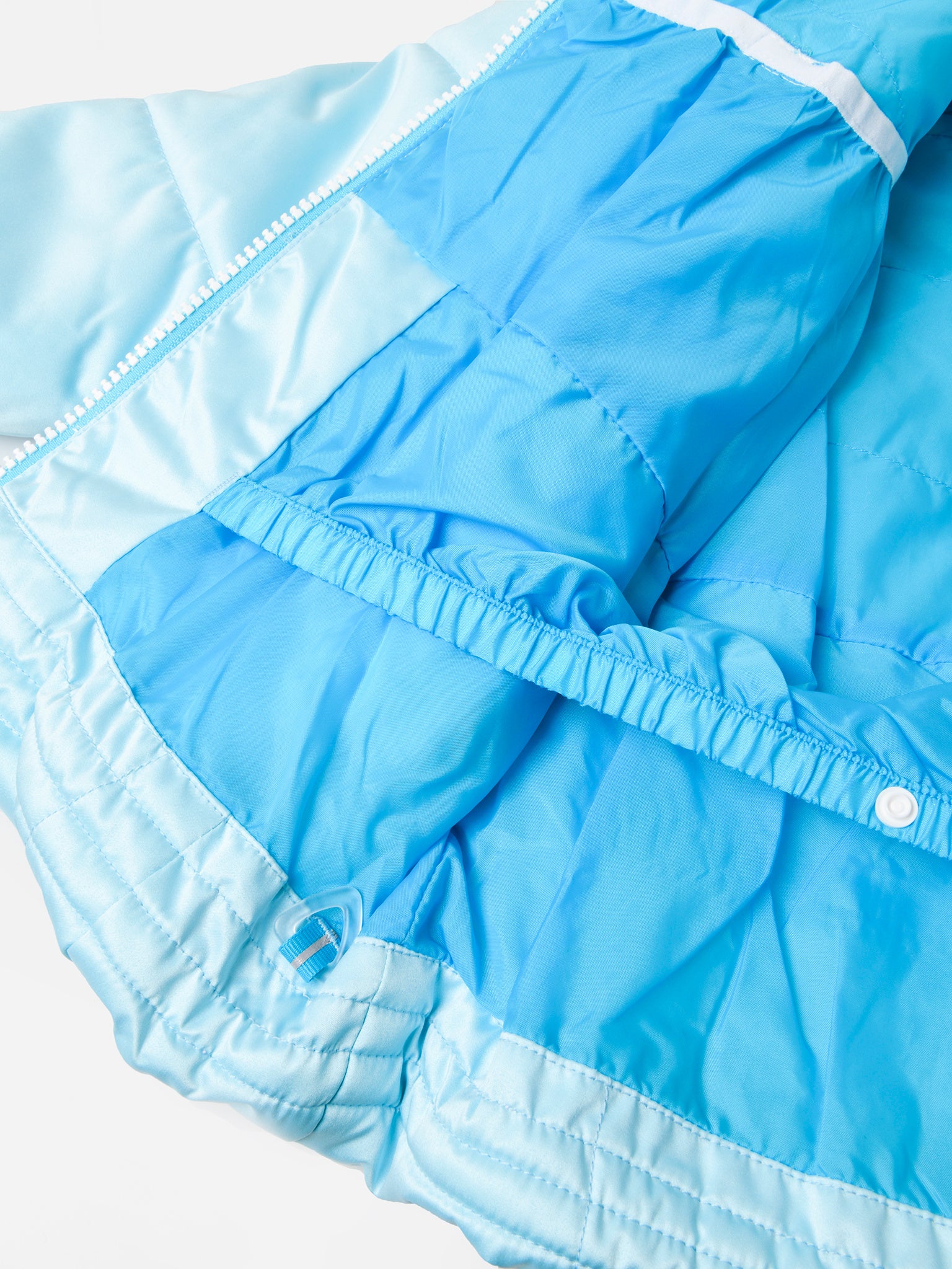 51083xMAKINGWAVES-alt4