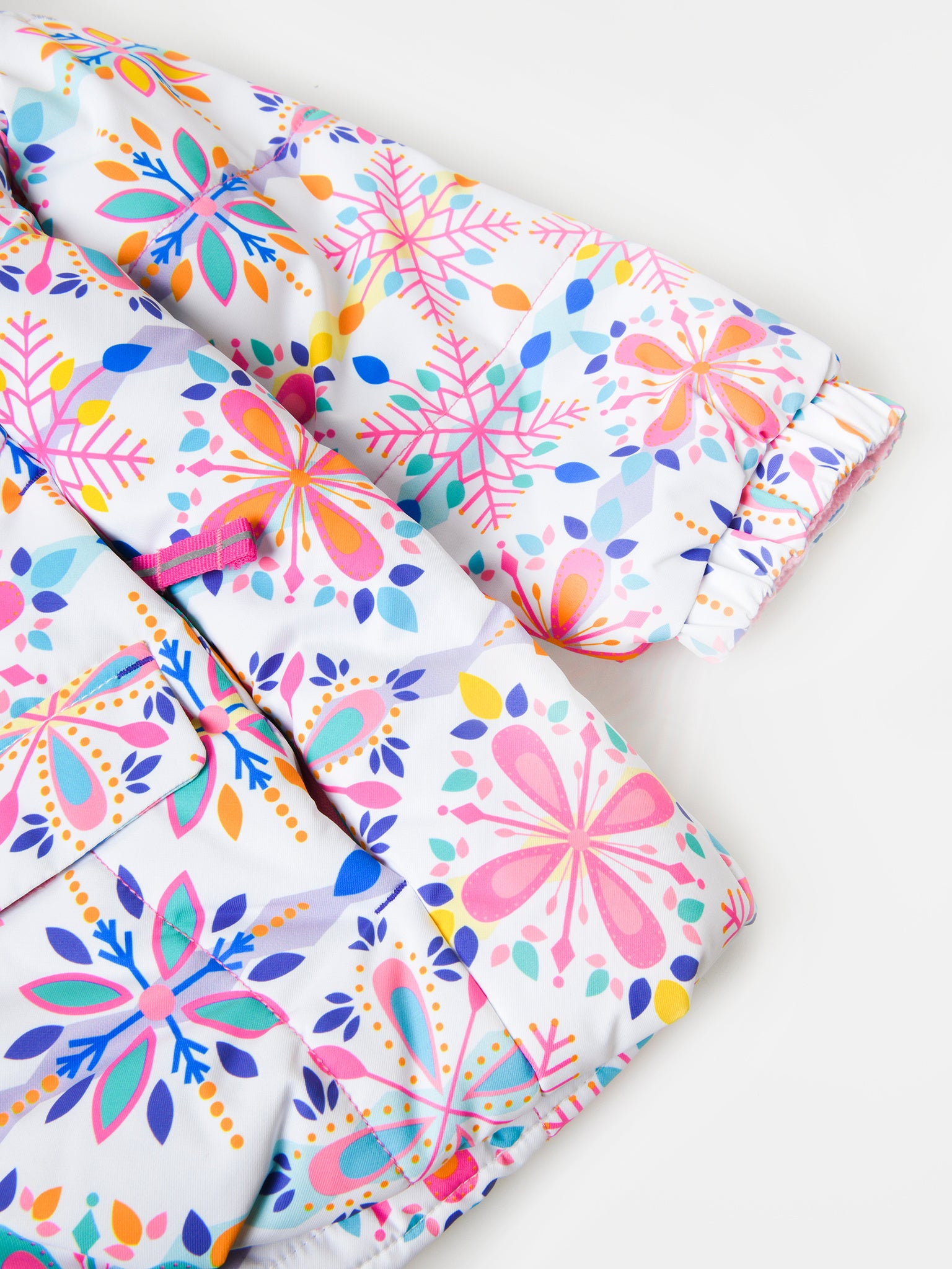 51083xWHITESNOWFLAKES-alt1