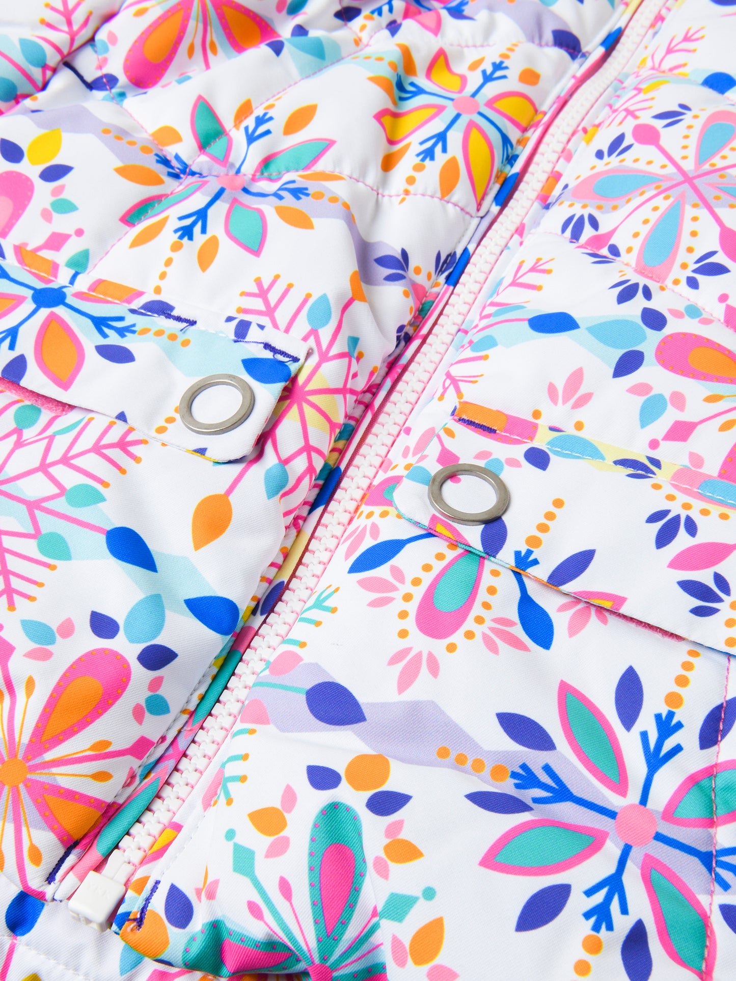 51083xWHITESNOWFLAKES-alt2