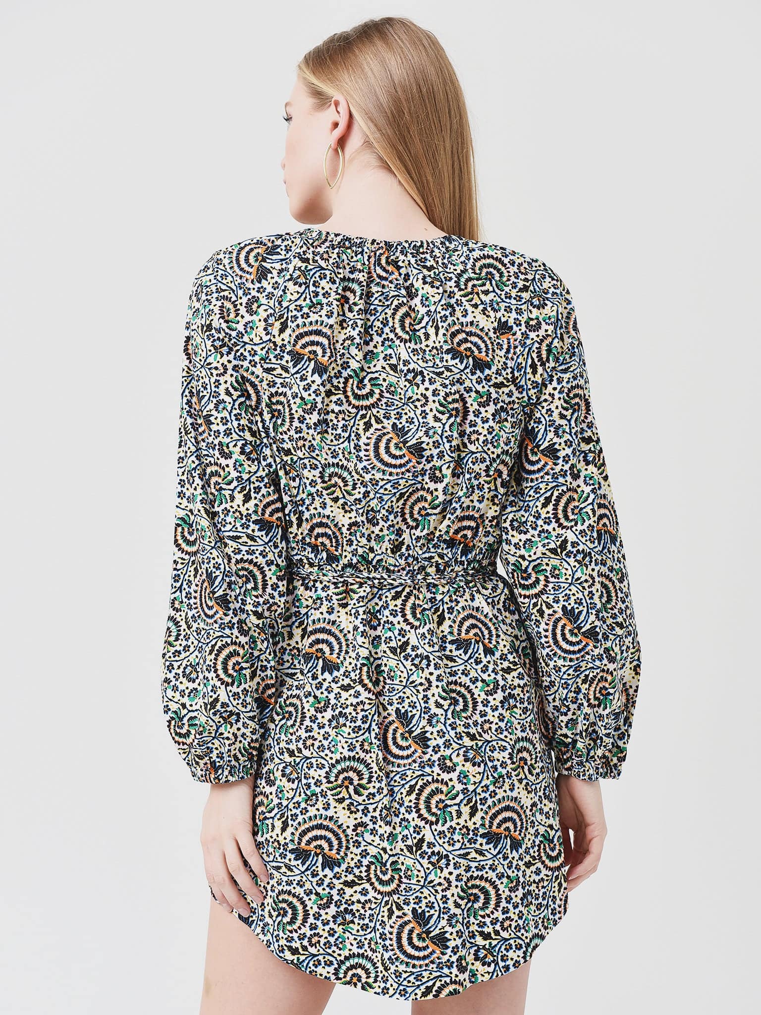 6DRES01418xWHITEMULTI-alt1