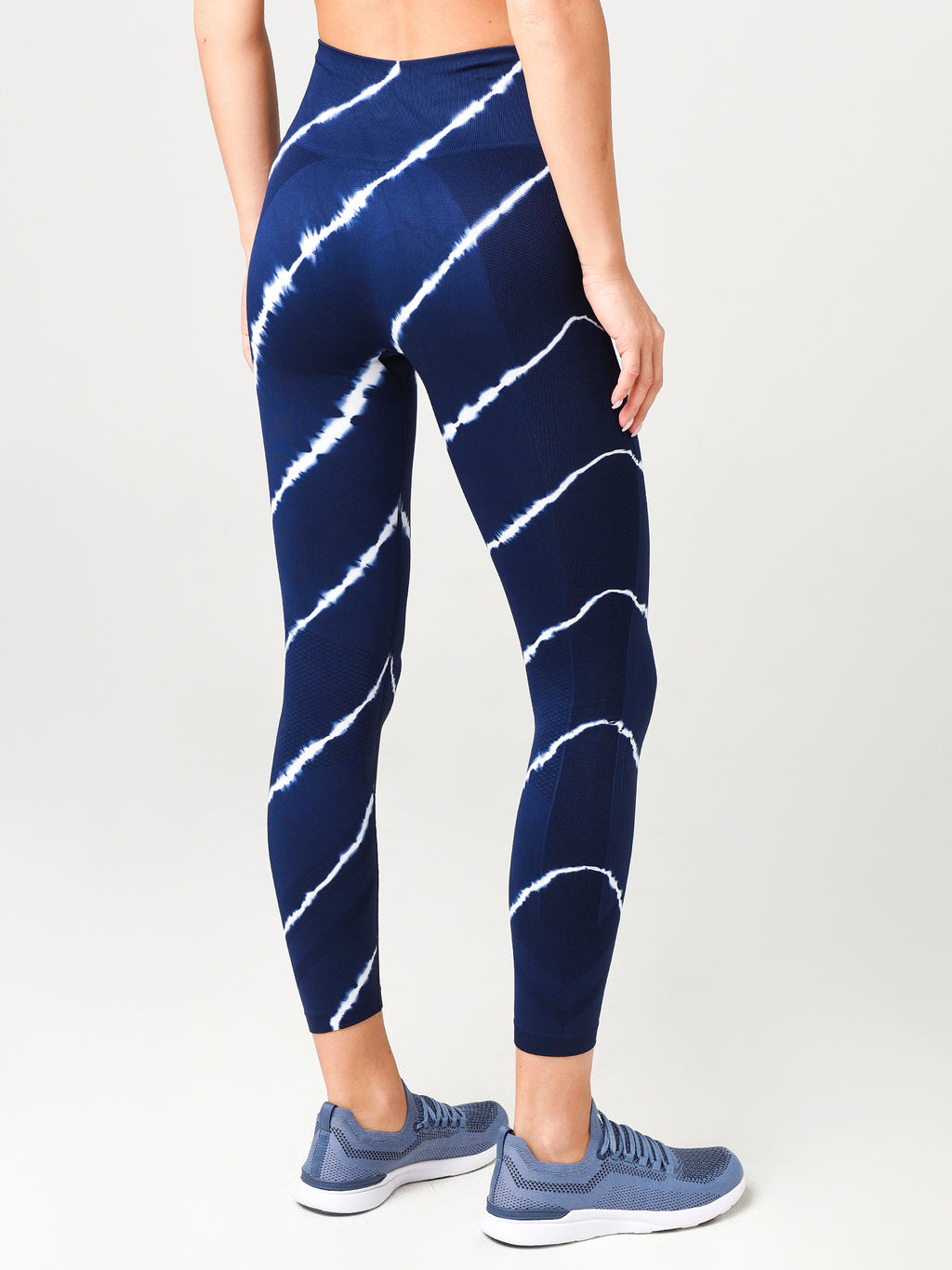 73686-409xTORYNAVYDIAGONALSHIBORI-alt2