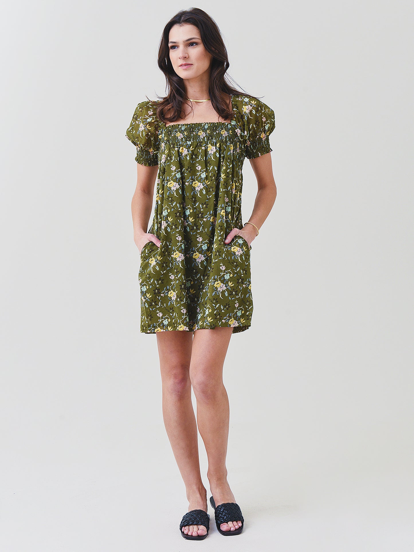 82025-978xWALLFLORAL-alt3