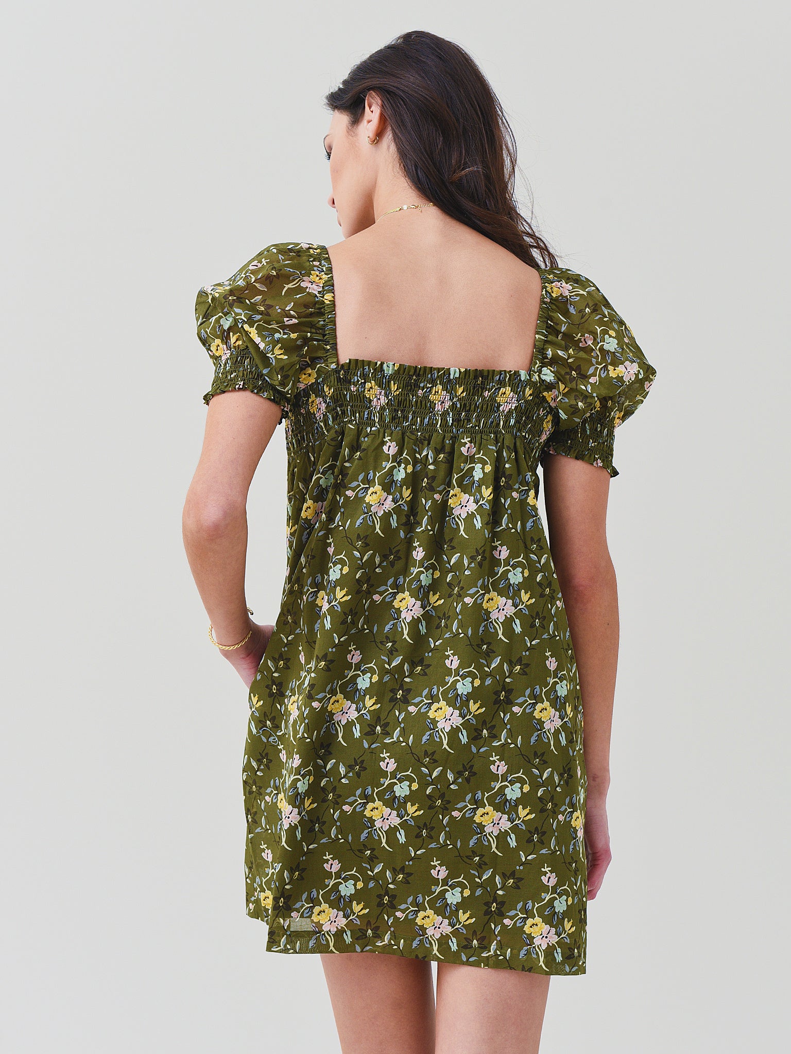 82025-978xWALLFLORAL-alt2