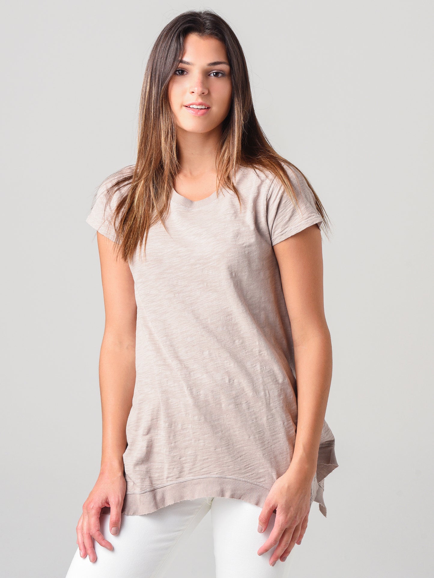 Dylan Women's Short Sleeve Hanky Hem Top - Saint Bernard