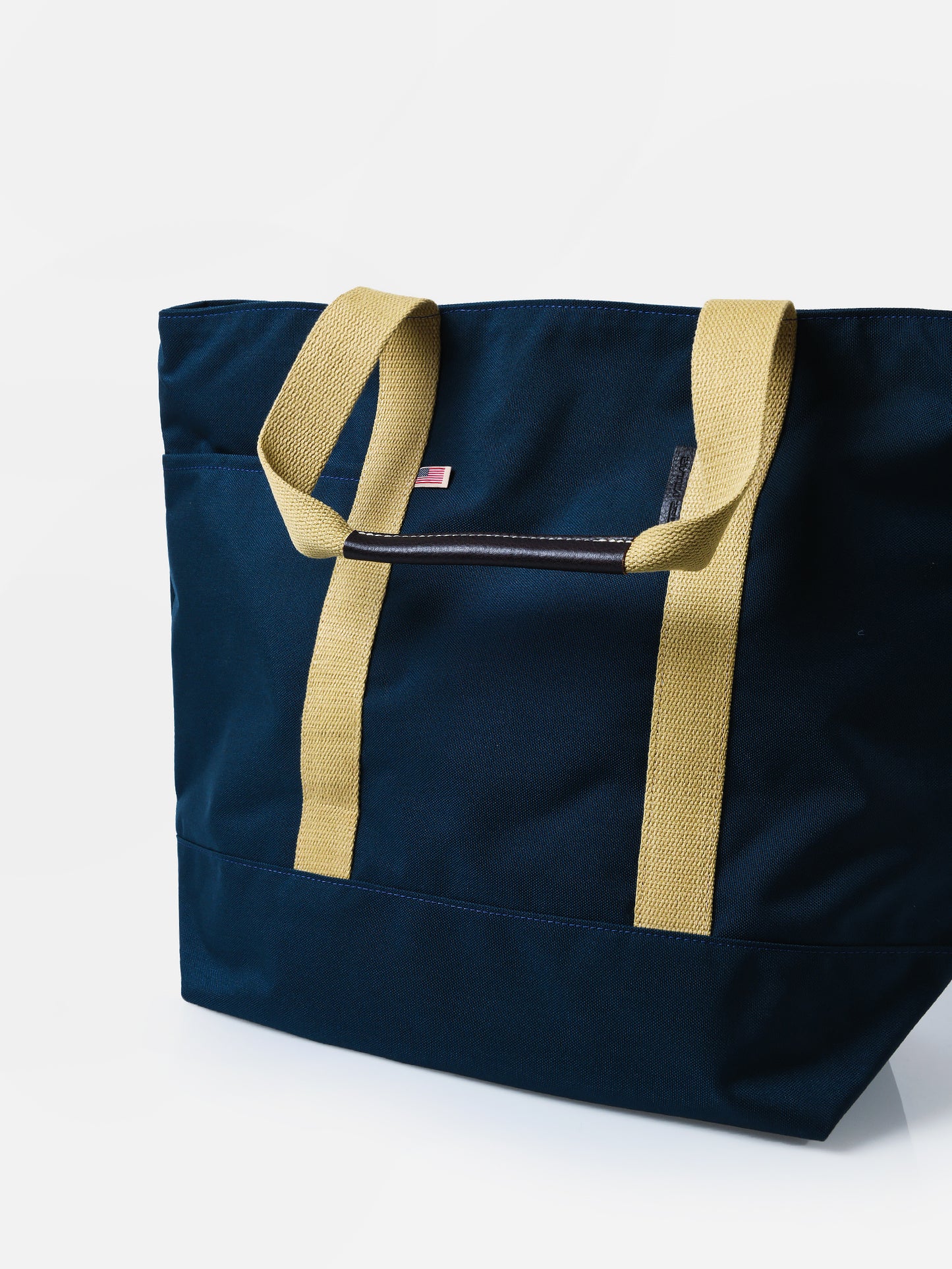 Peter Millar Crown Nylon Tote Bag - Saint Bernard