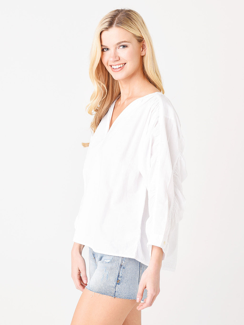 ALINA04xWHITE-alt2