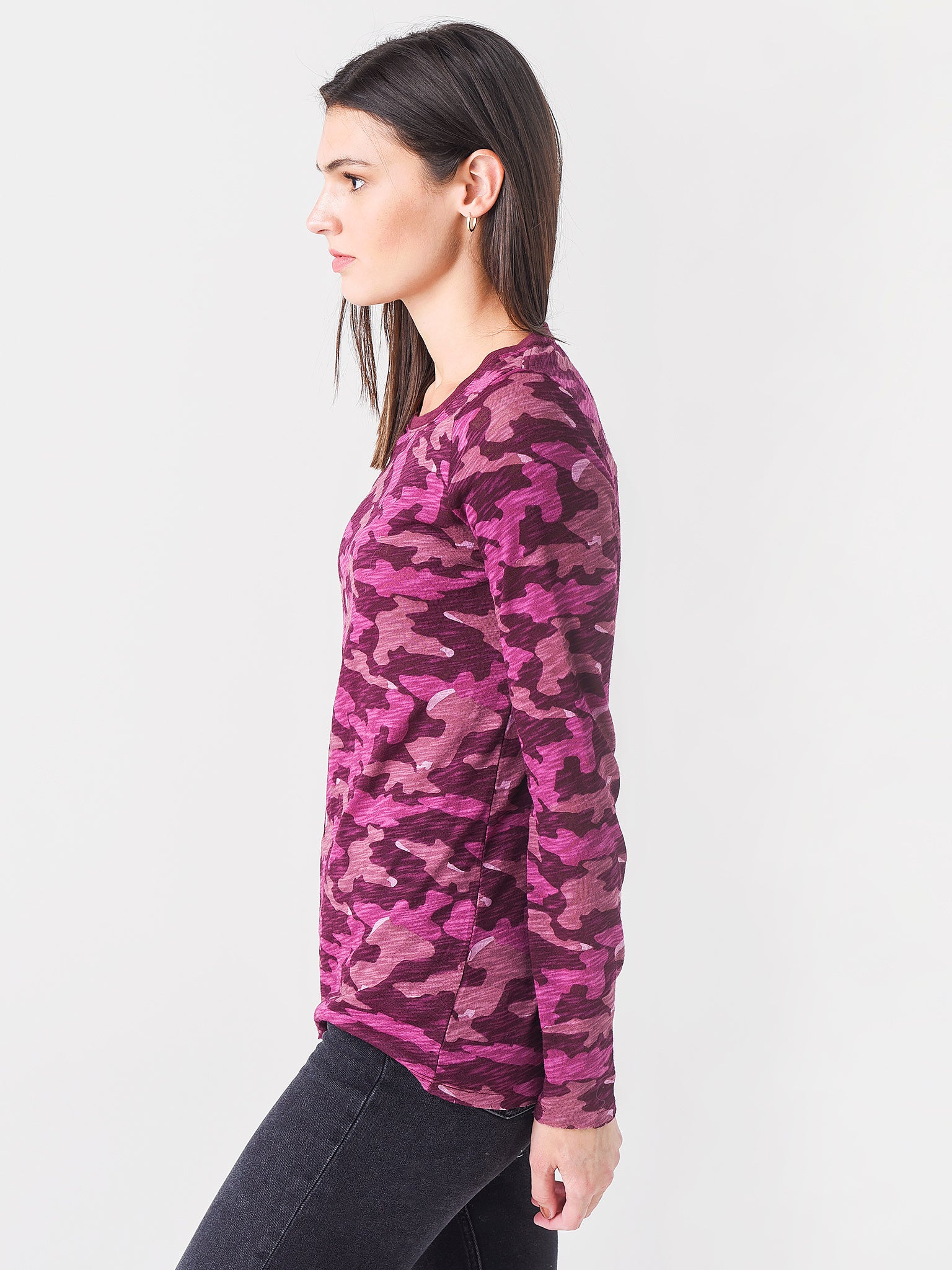 AW1047-FK69xPORTABSTRACTCAMO-alt2