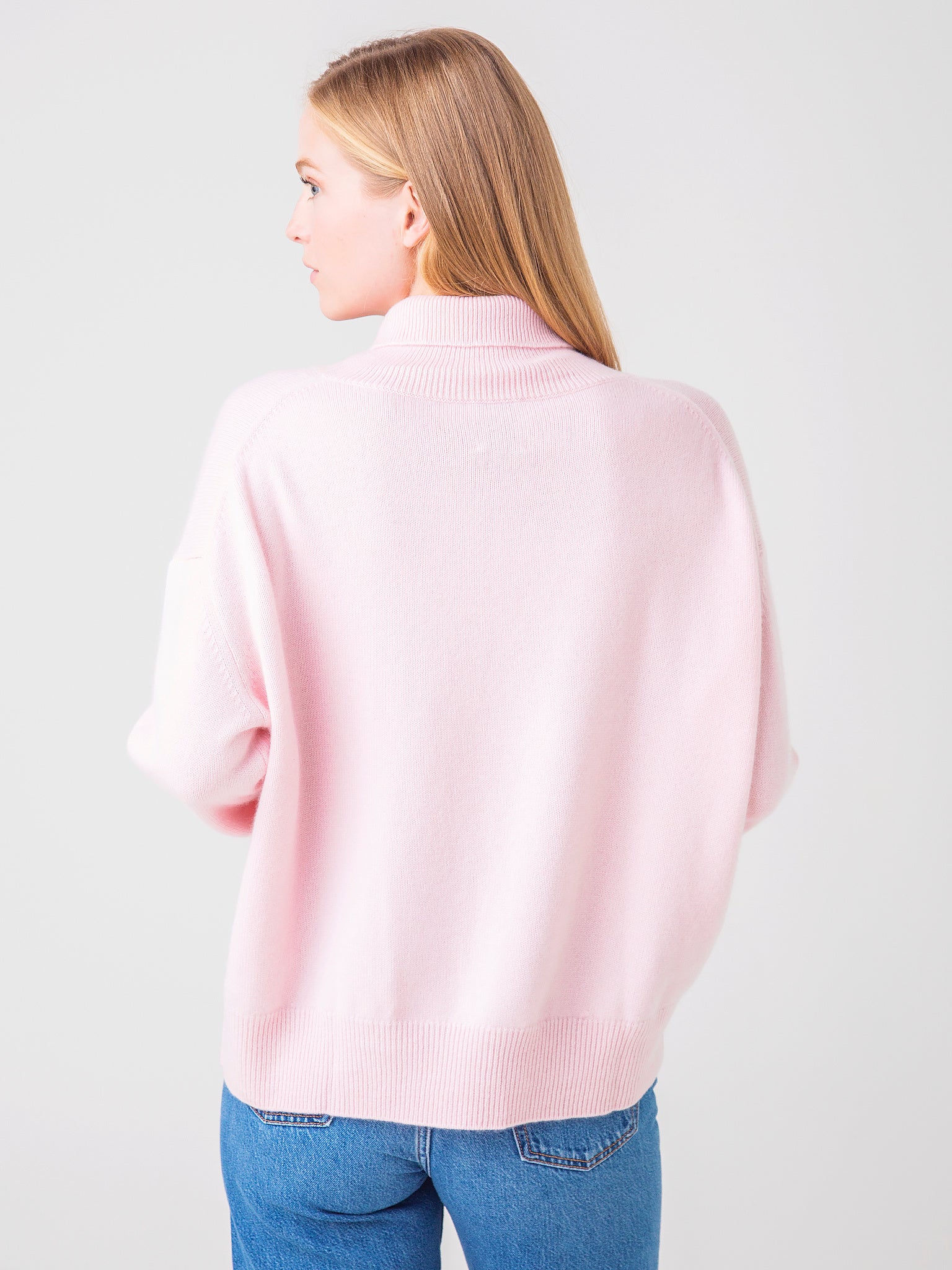 AW21-066xSOFTPINK-alt3