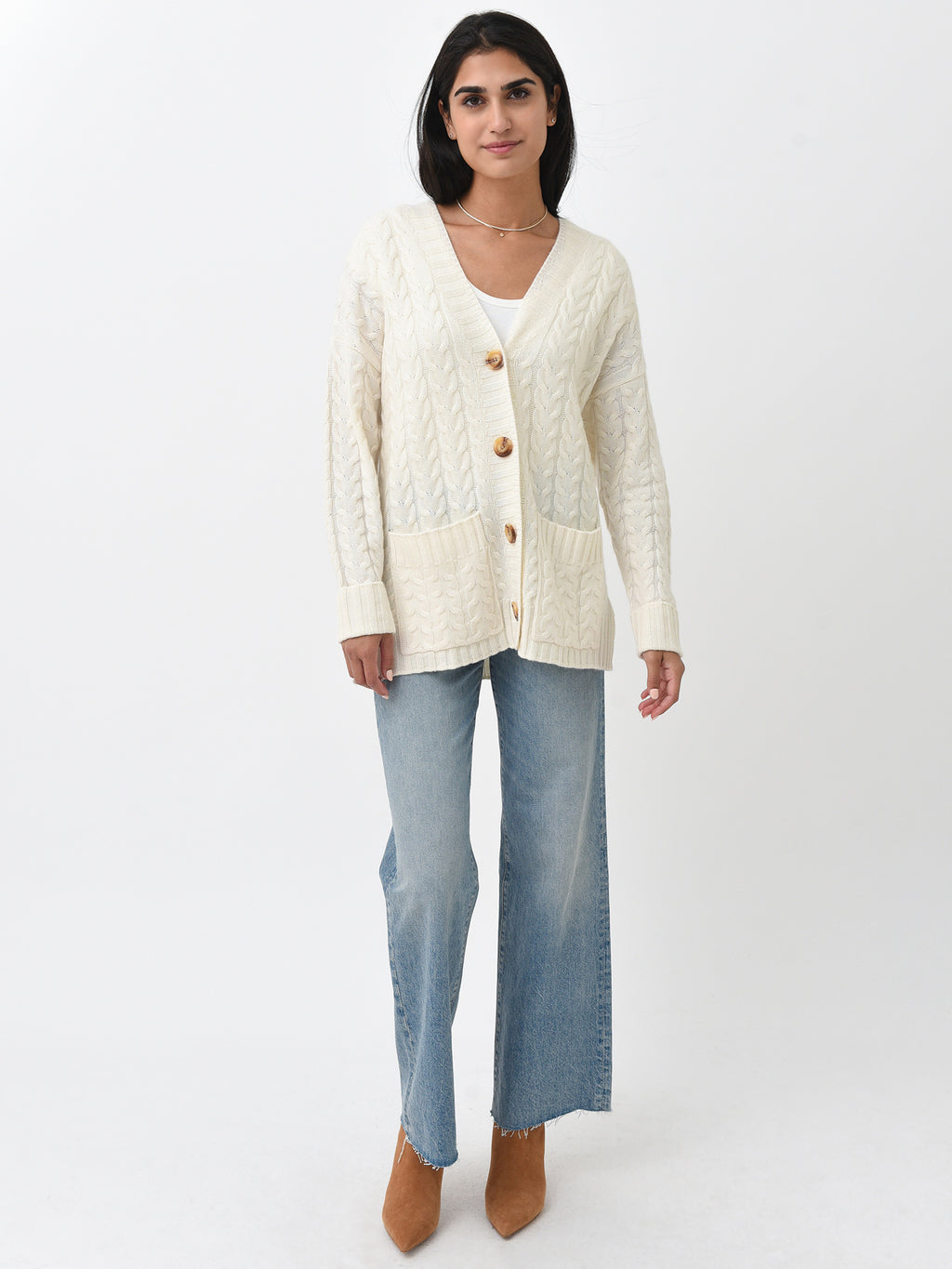 AW22-077xANGELWHITE-alt1