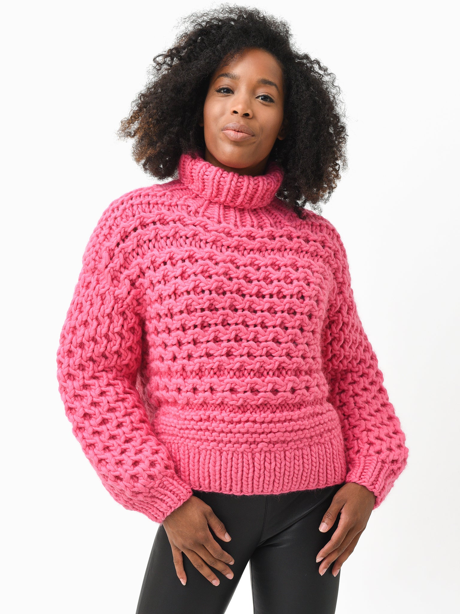AW22_AMCK22012xHOTPINK-alt2
