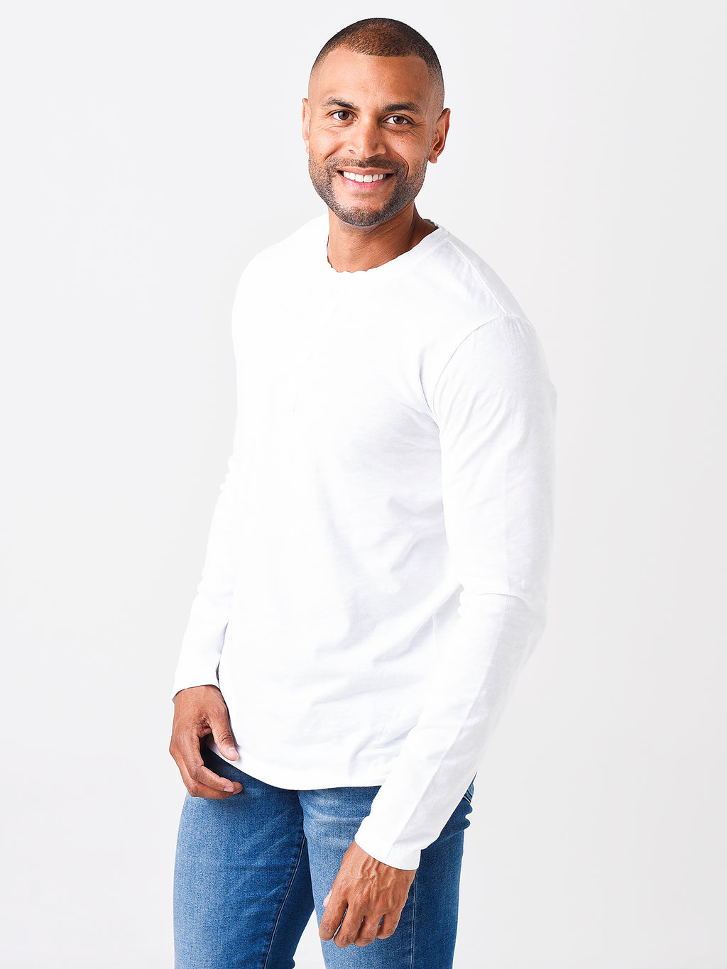 AW66302xWHITE-alt2