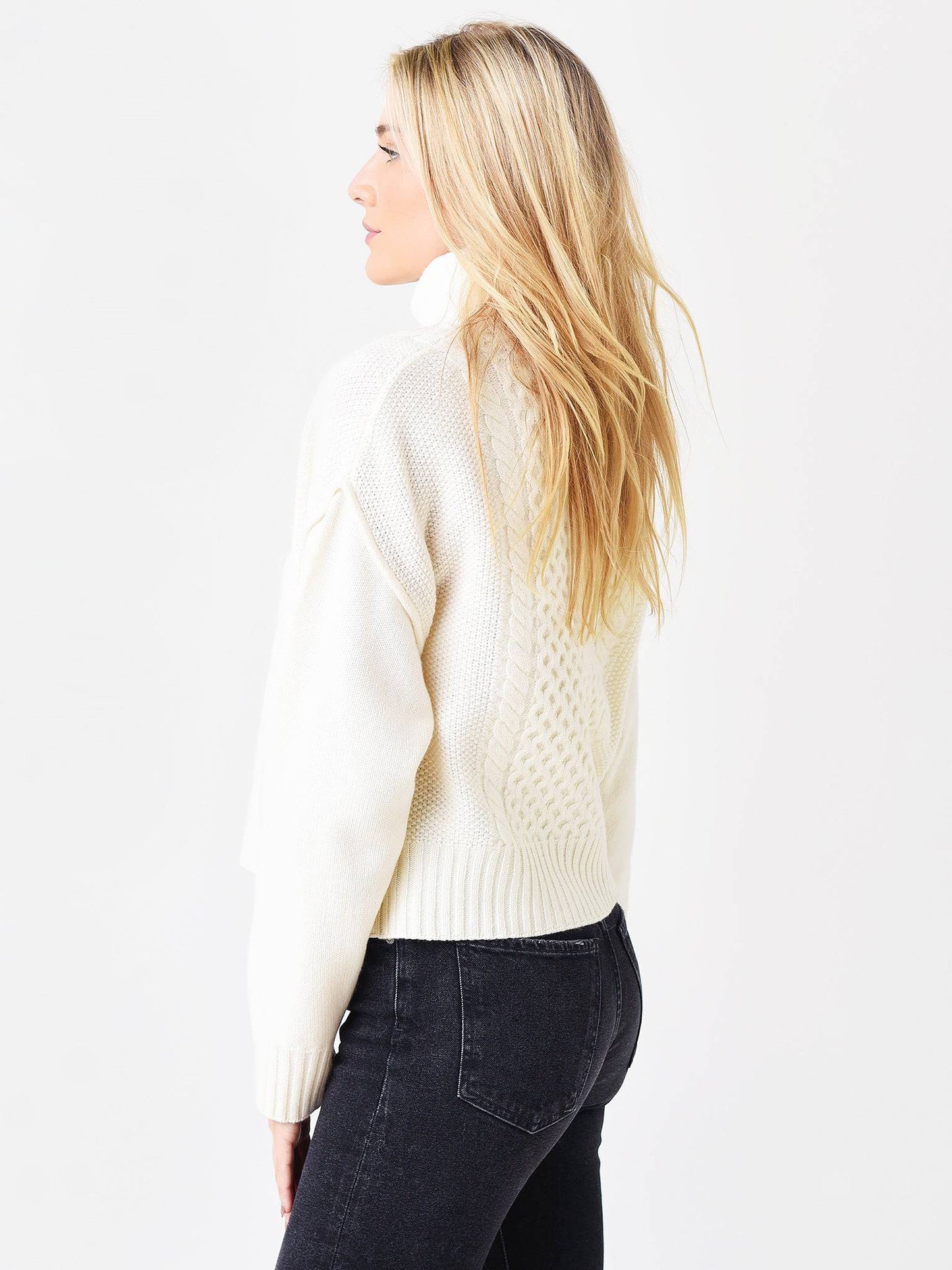 AW8502-YAHxALABASTER-alt2