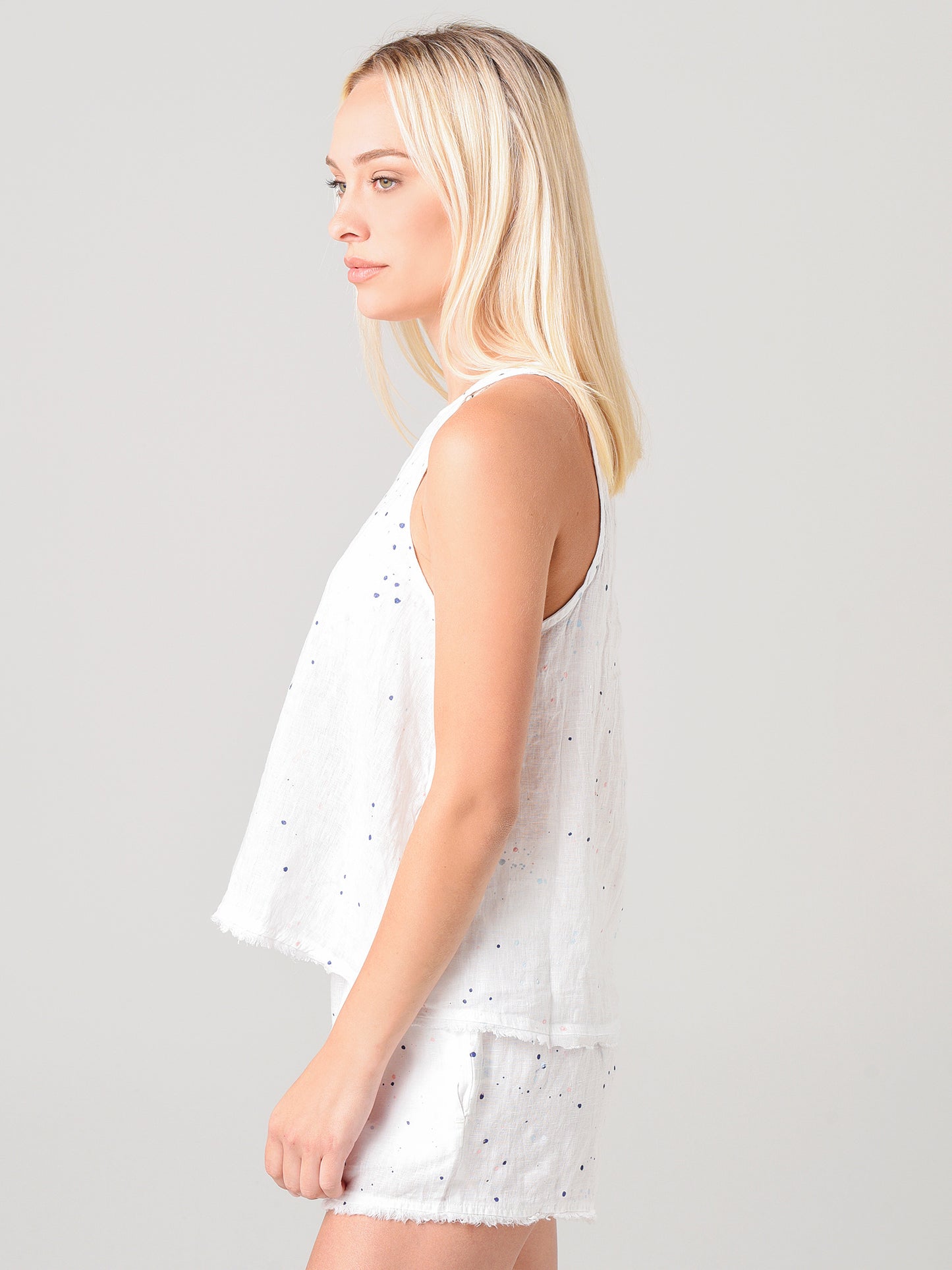 B4526-653-302xWHITE-alt1