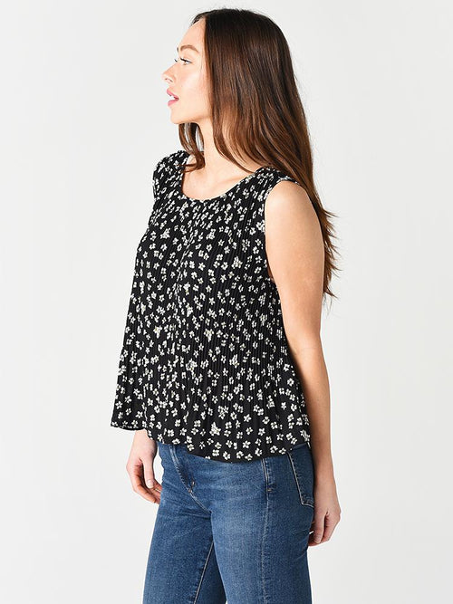 BB Dakota Women’s Floral Affair Top