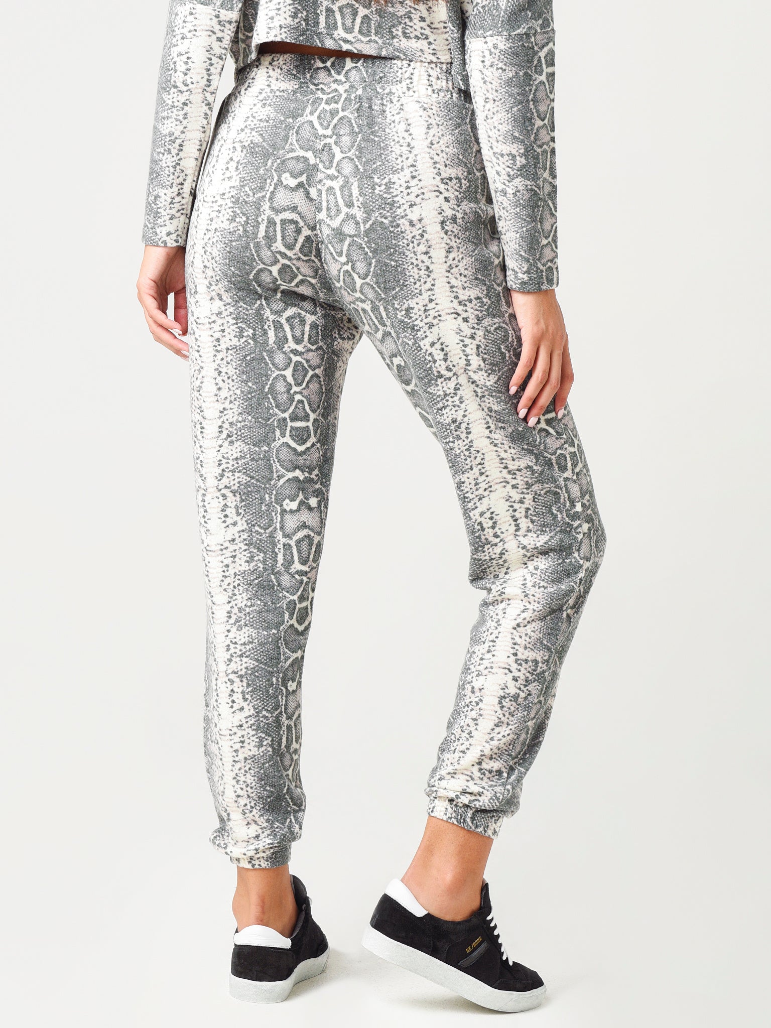 BK403875xIVORY-alt2