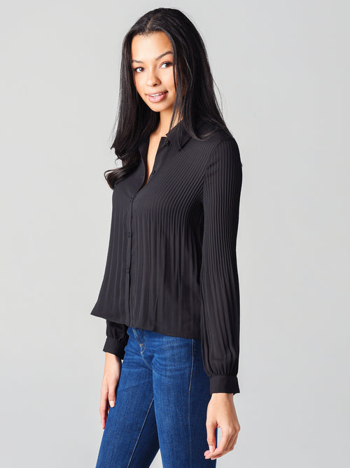 BB Dakota Women's Yes Pleats Top