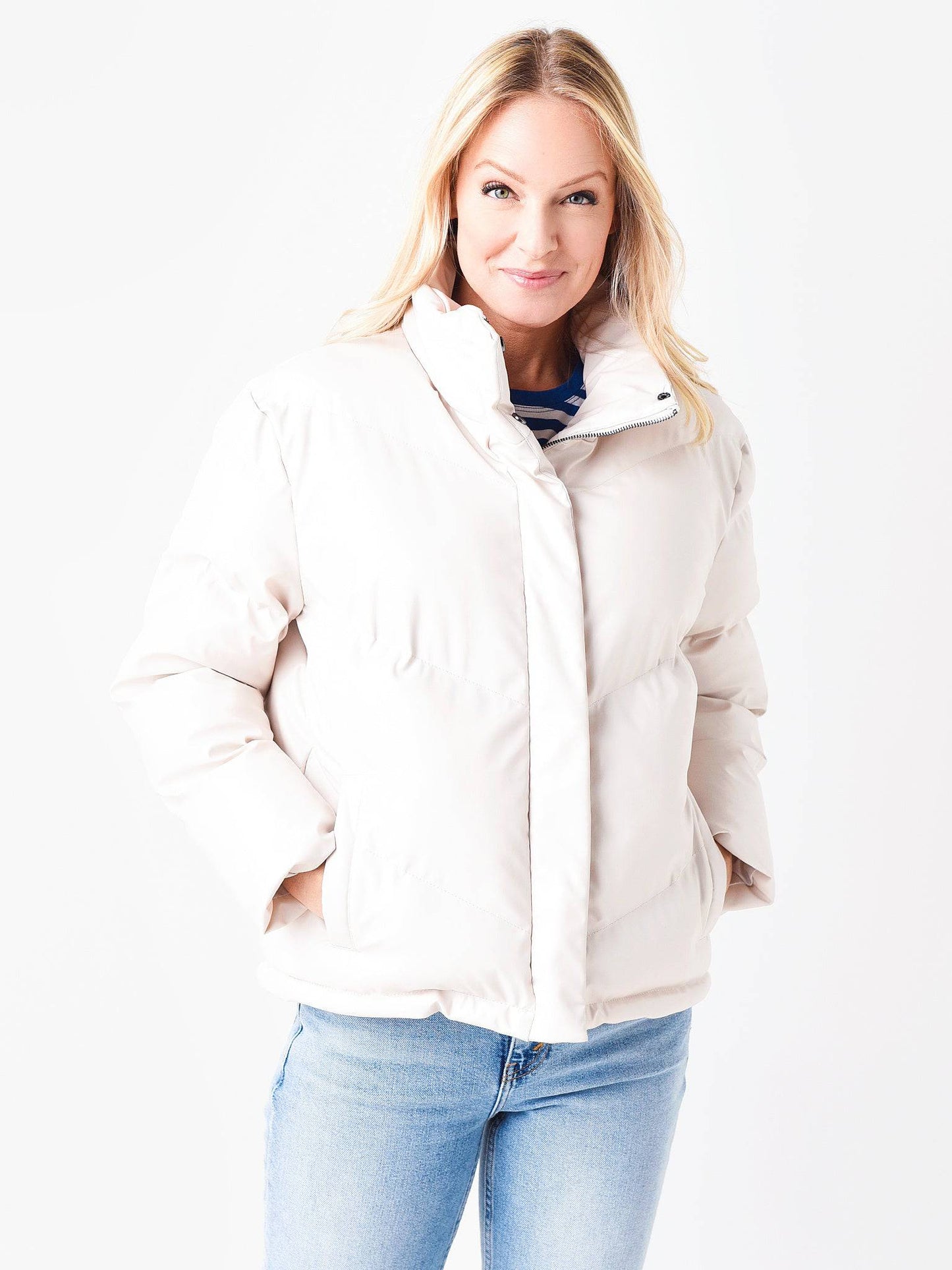 BB Dakota Women's Downtown Jacket - Saint Bernard