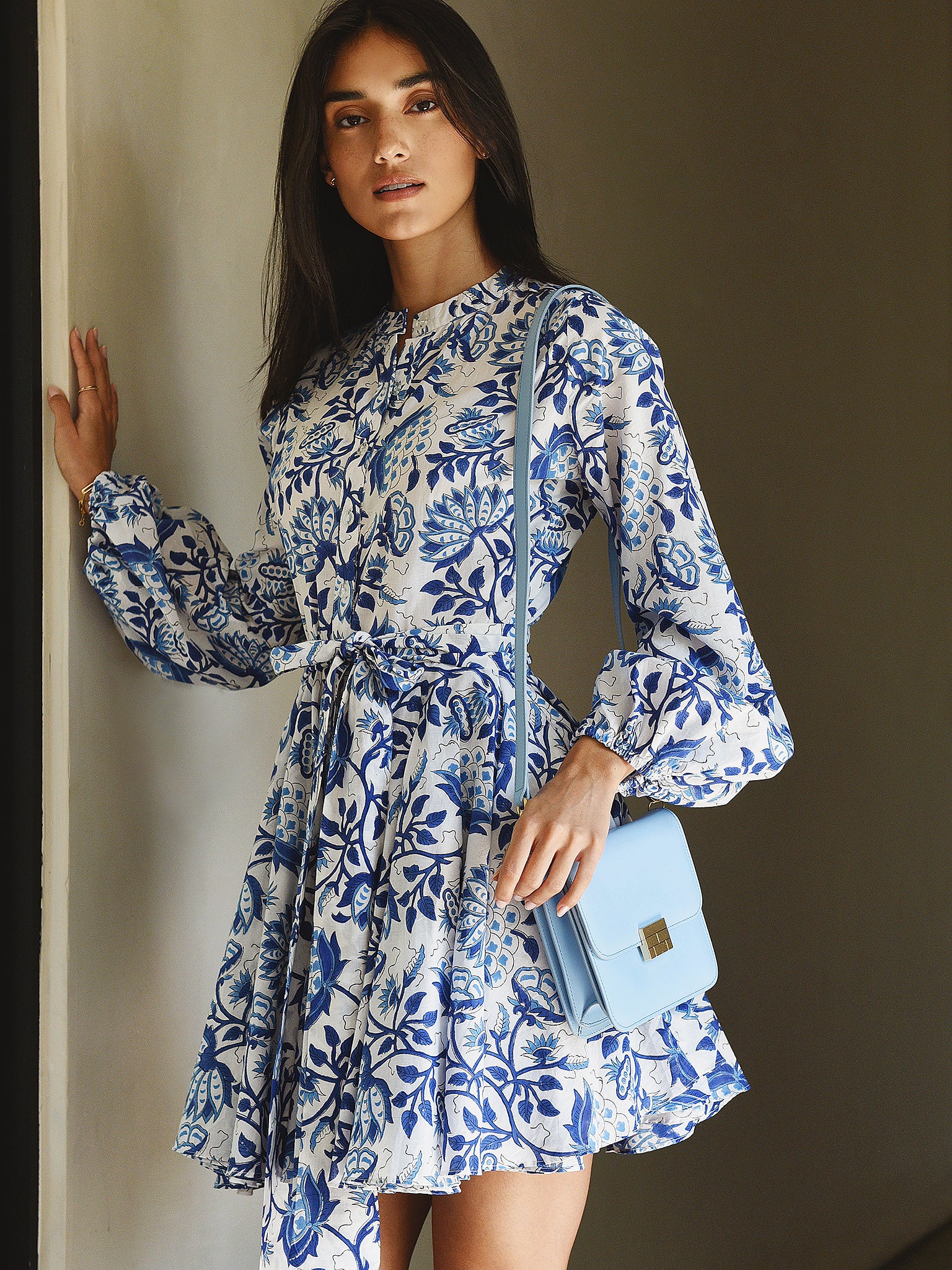 CSS2213xNAVYWHITE-alt1