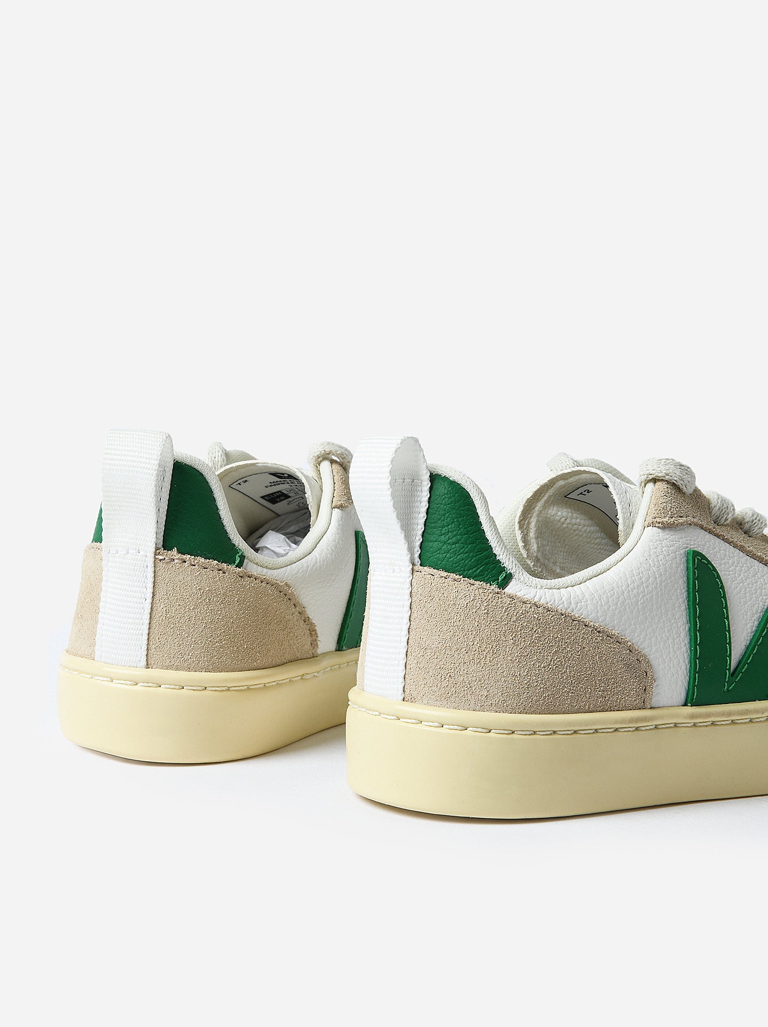 CX0503225CxEXTRAWHITEEMERAUDEALMOND-alt3