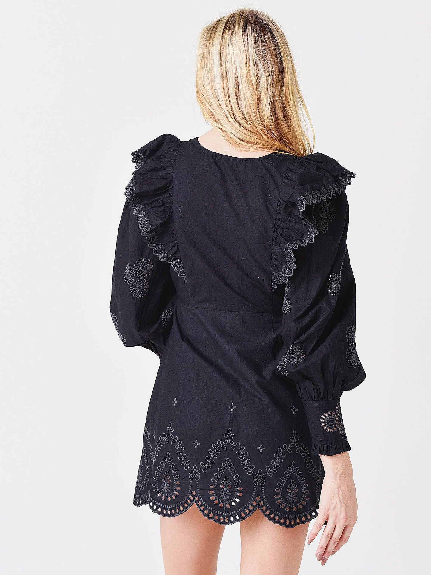 D1299-945xBLACK-alt1