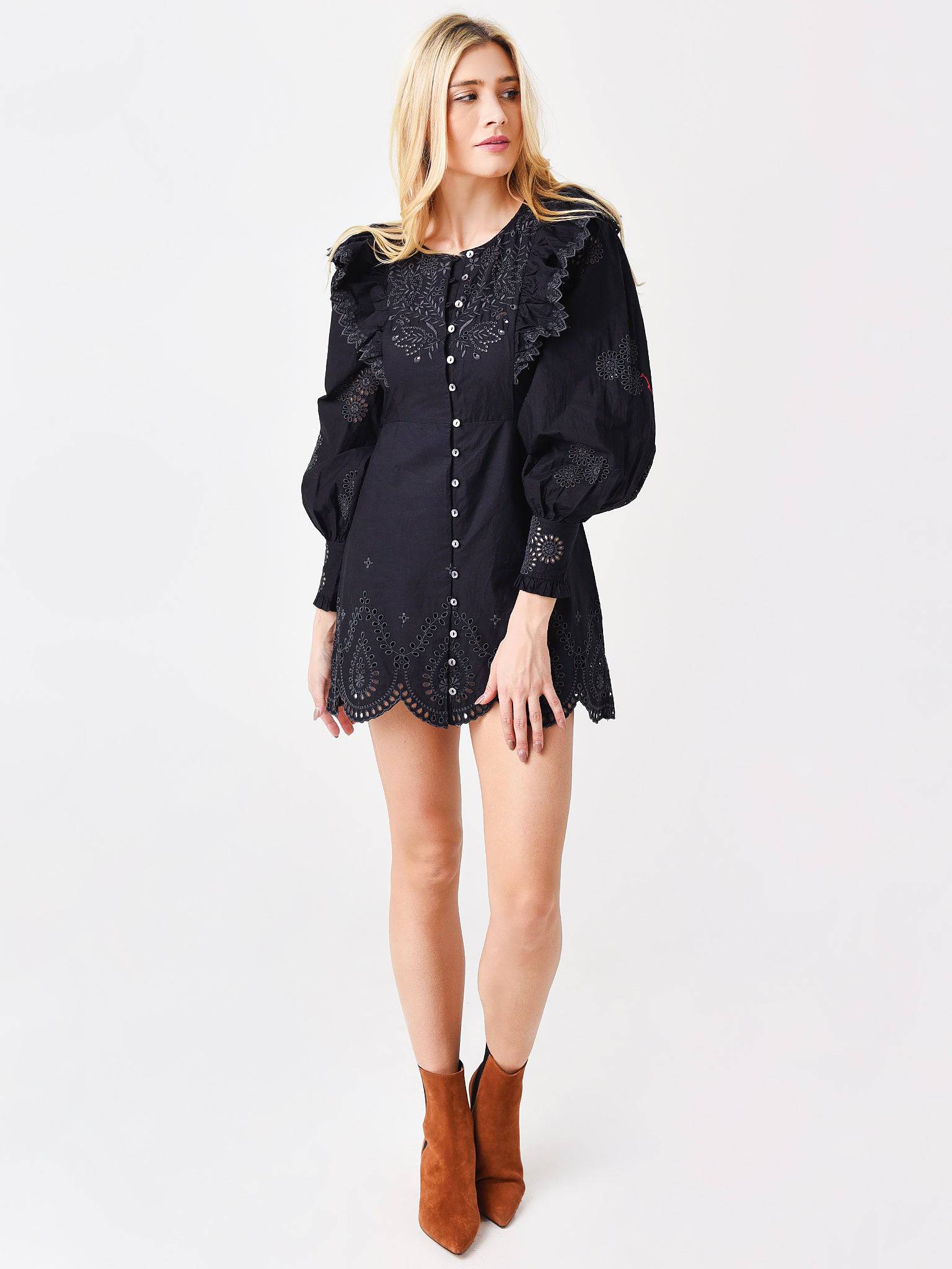 D1299-945xBLACK-alt1