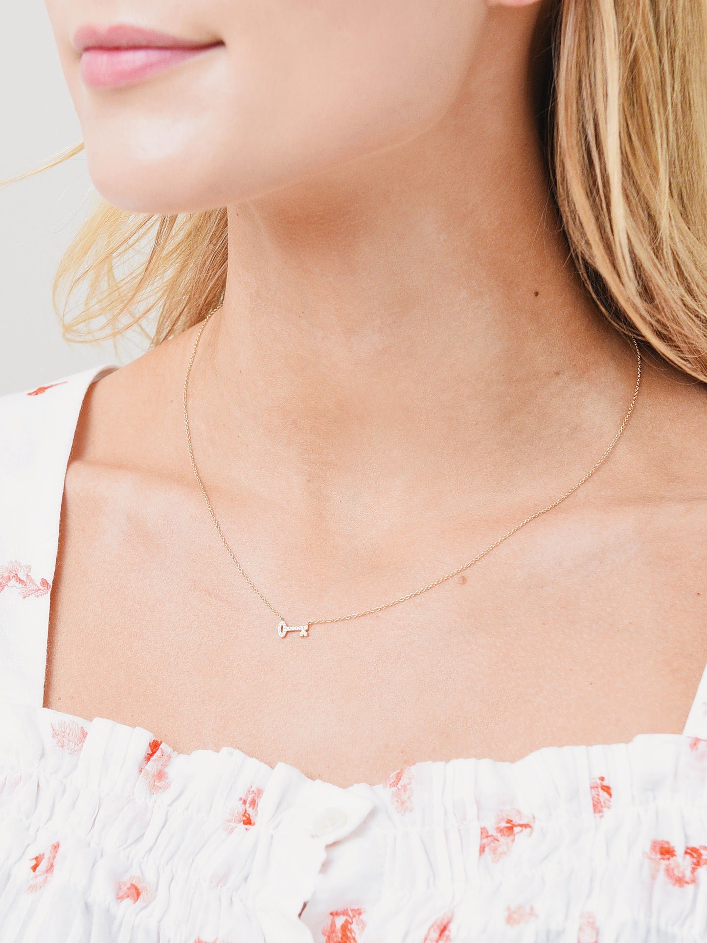 DIAMONDKEYNECKx14KYELLOWGOLD-alt1