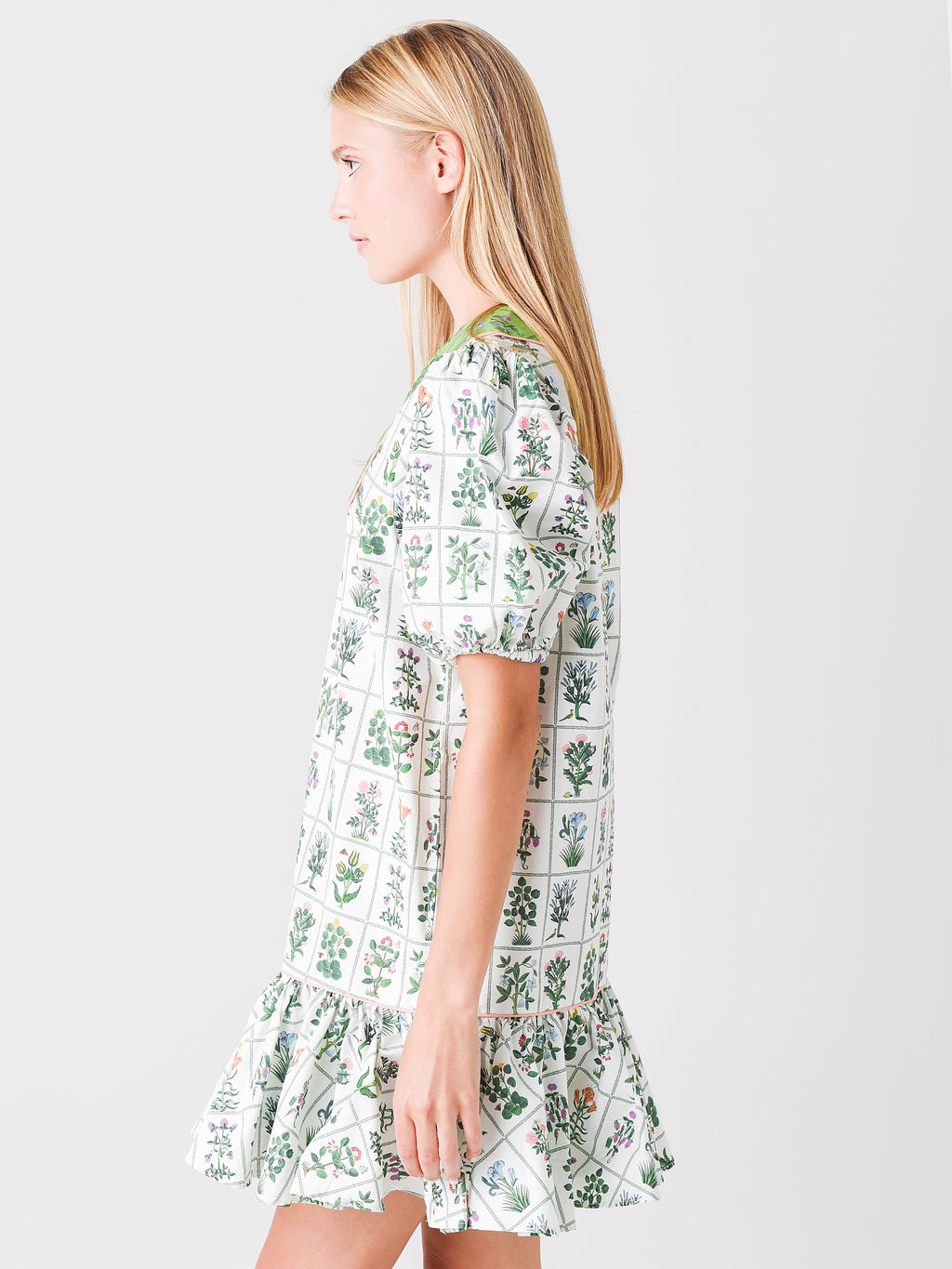 DR00216CPPxGRIDDEDGARDENWHITE-alt2