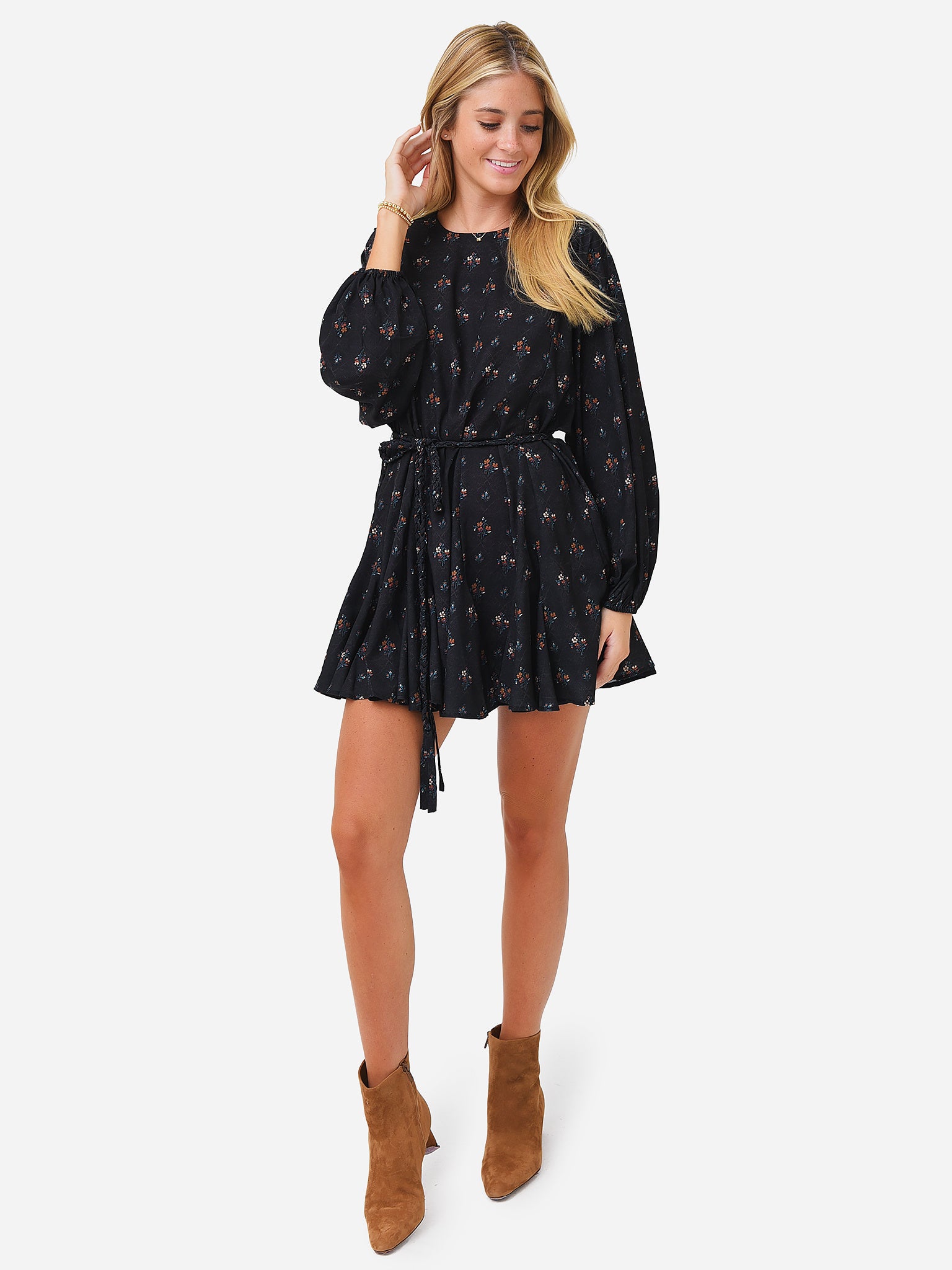 DR00249CDPxNEEDLEPOINTBOUQUETBLACK-alt1