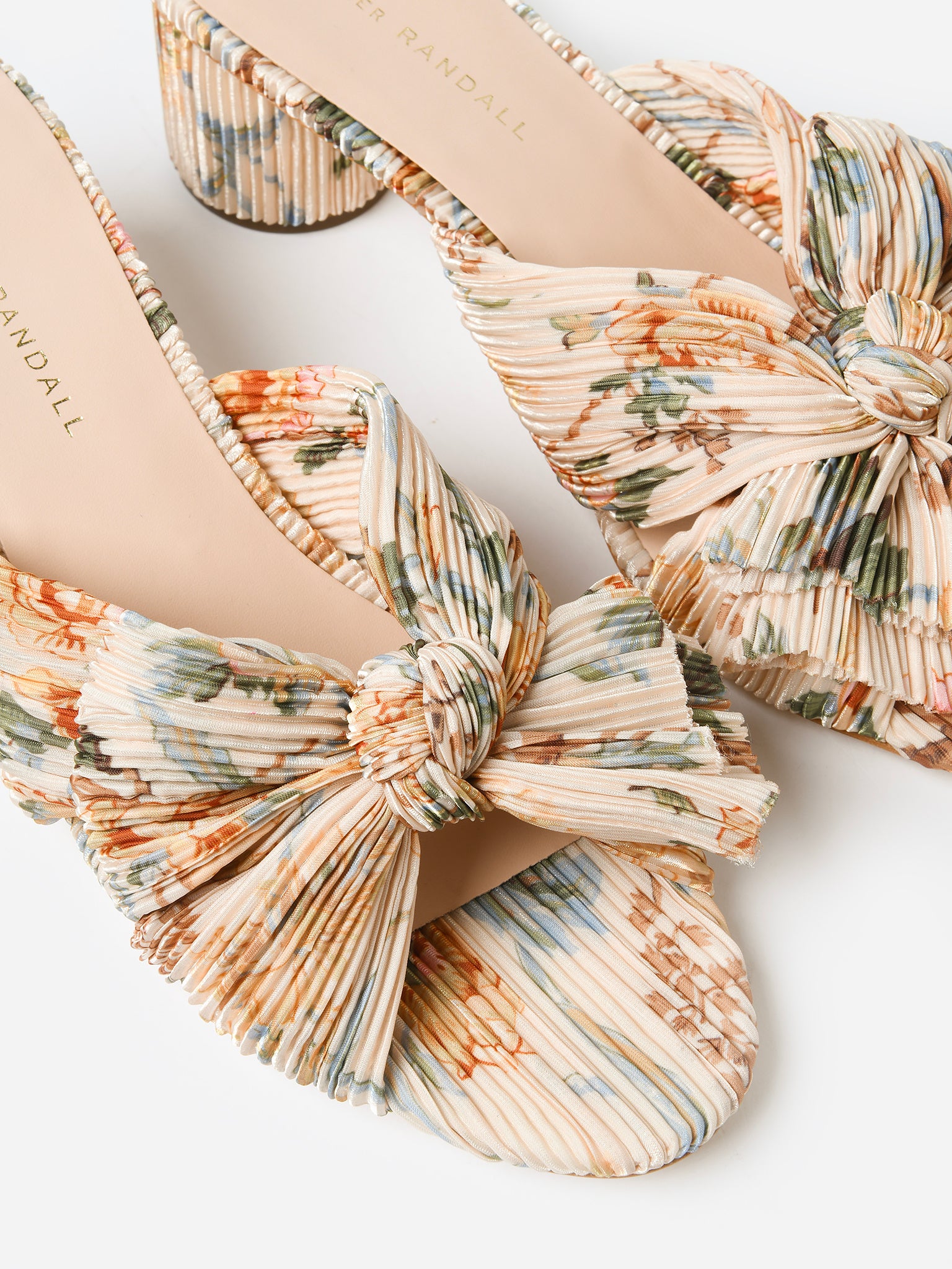 EMILIA-PLFAxCREMABOTANICALFLORALHIGHSHINE-alt2