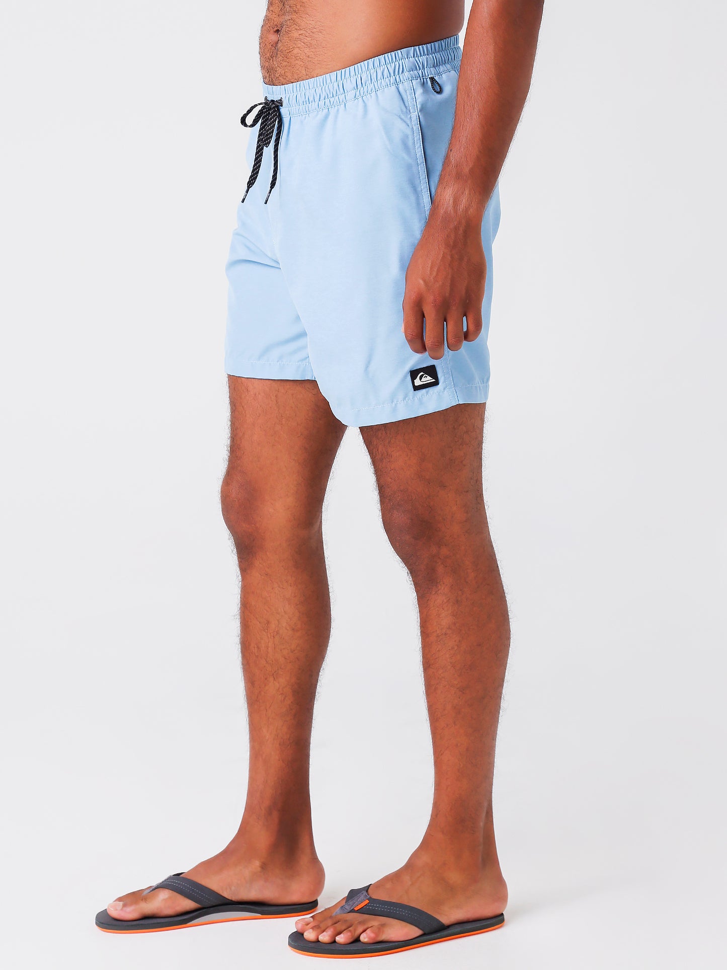 EQYJV03689xAIRYBLUEHEATHER-alt2