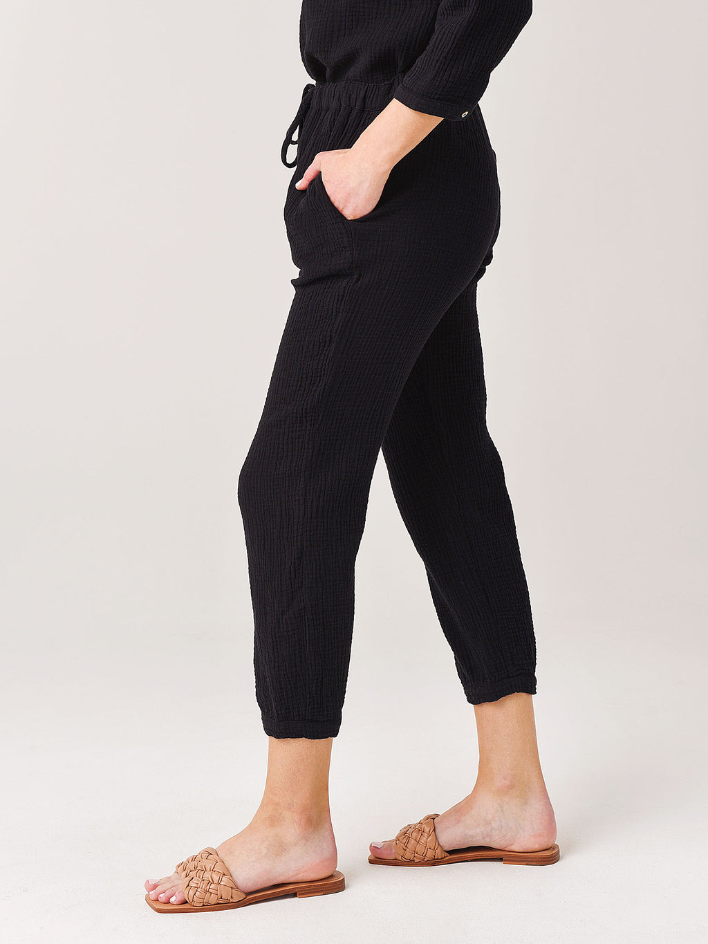 F21DG160xBLACK-alt2