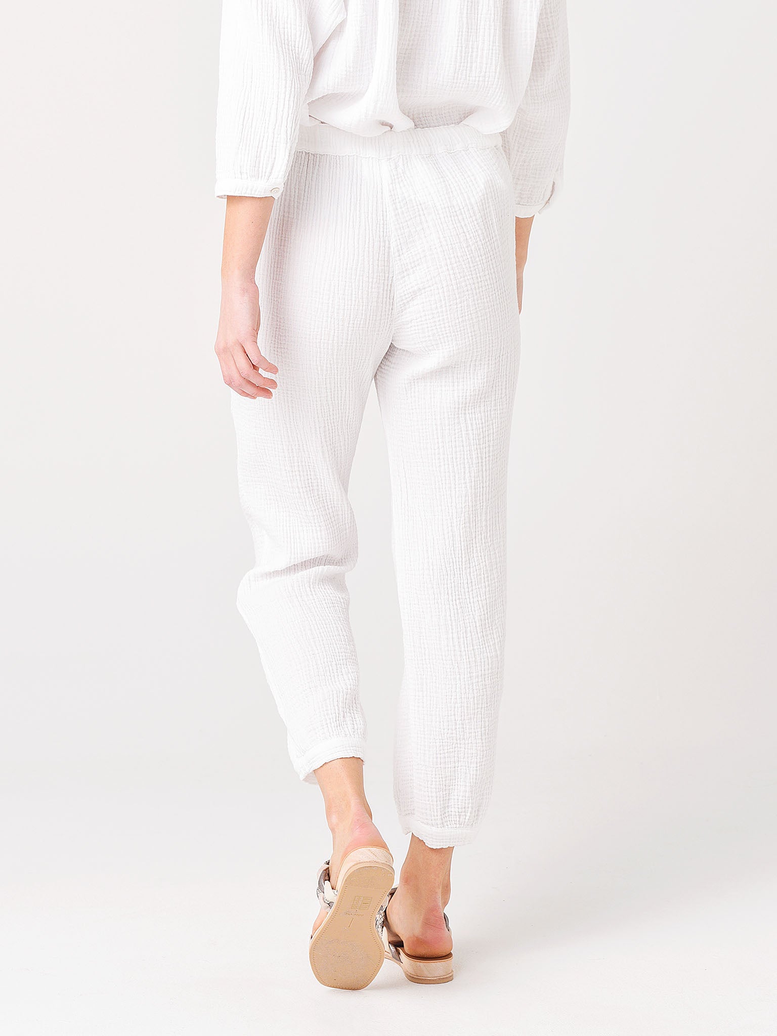 F21DG160xWHITE-alt3