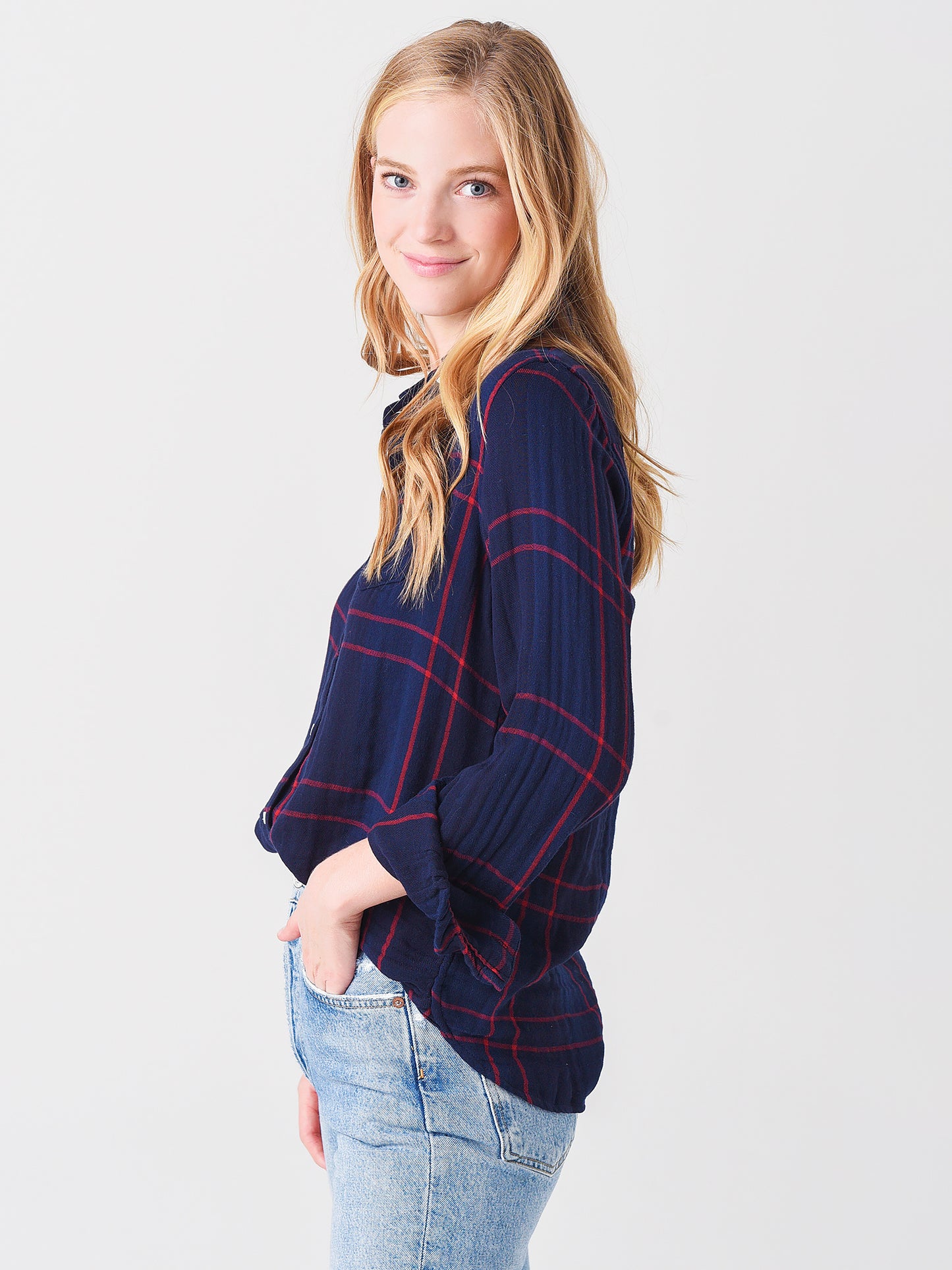 FA21-W0092-17xREDWINDOWPANE-alt2