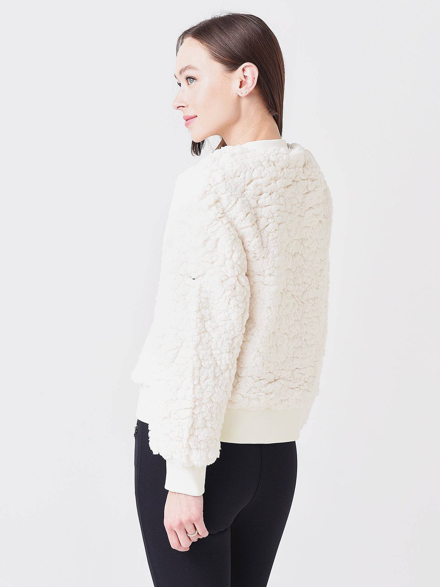 GB04410213x8010OFFWHITE-alt1