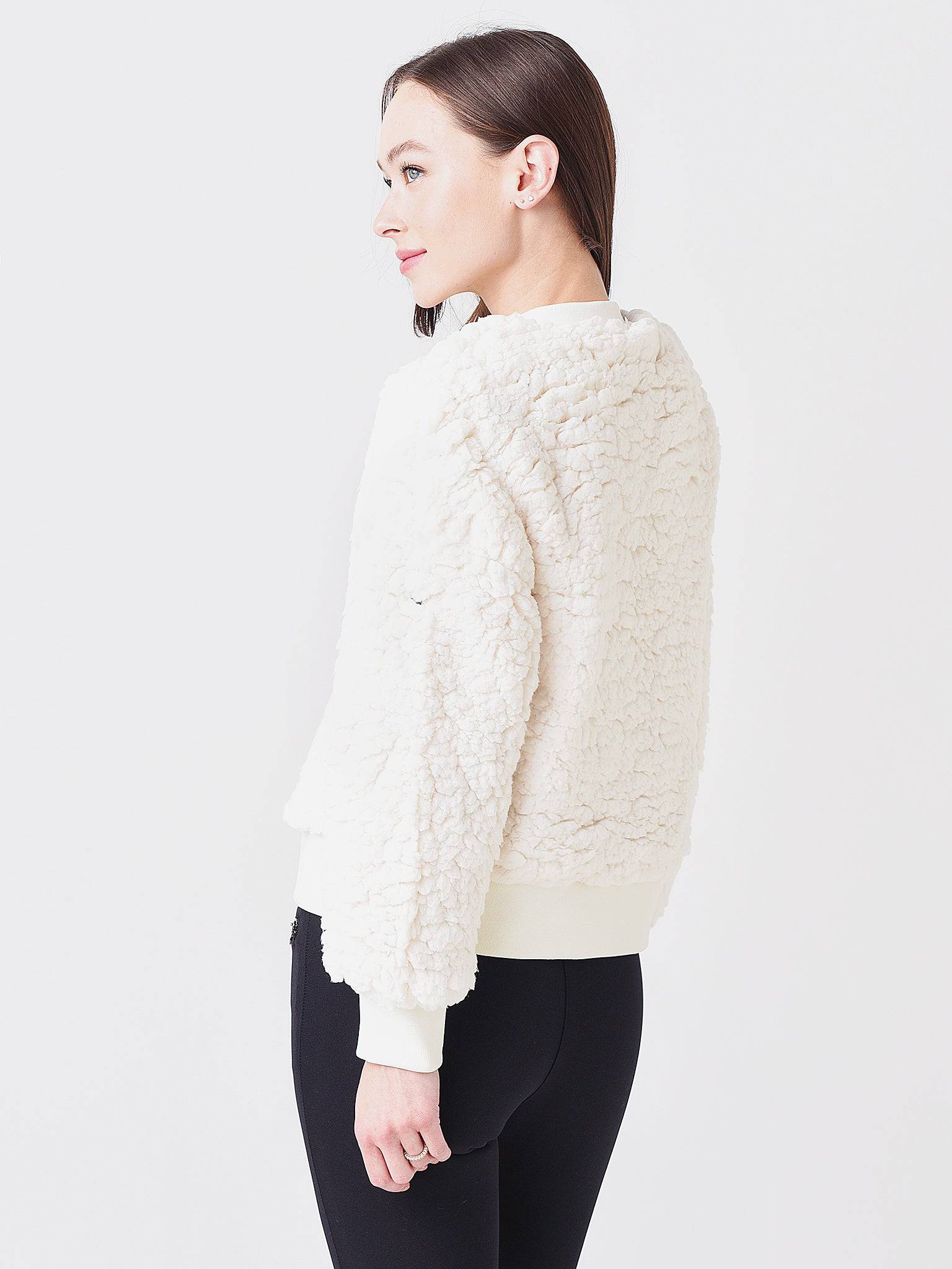 GB04410213x8010OFFWHITE-alt1