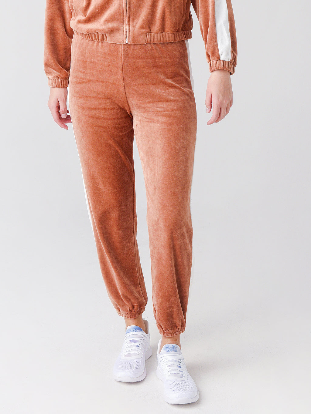 Monrow Women's Velour Vintage Sweatpant - Saint Bernard