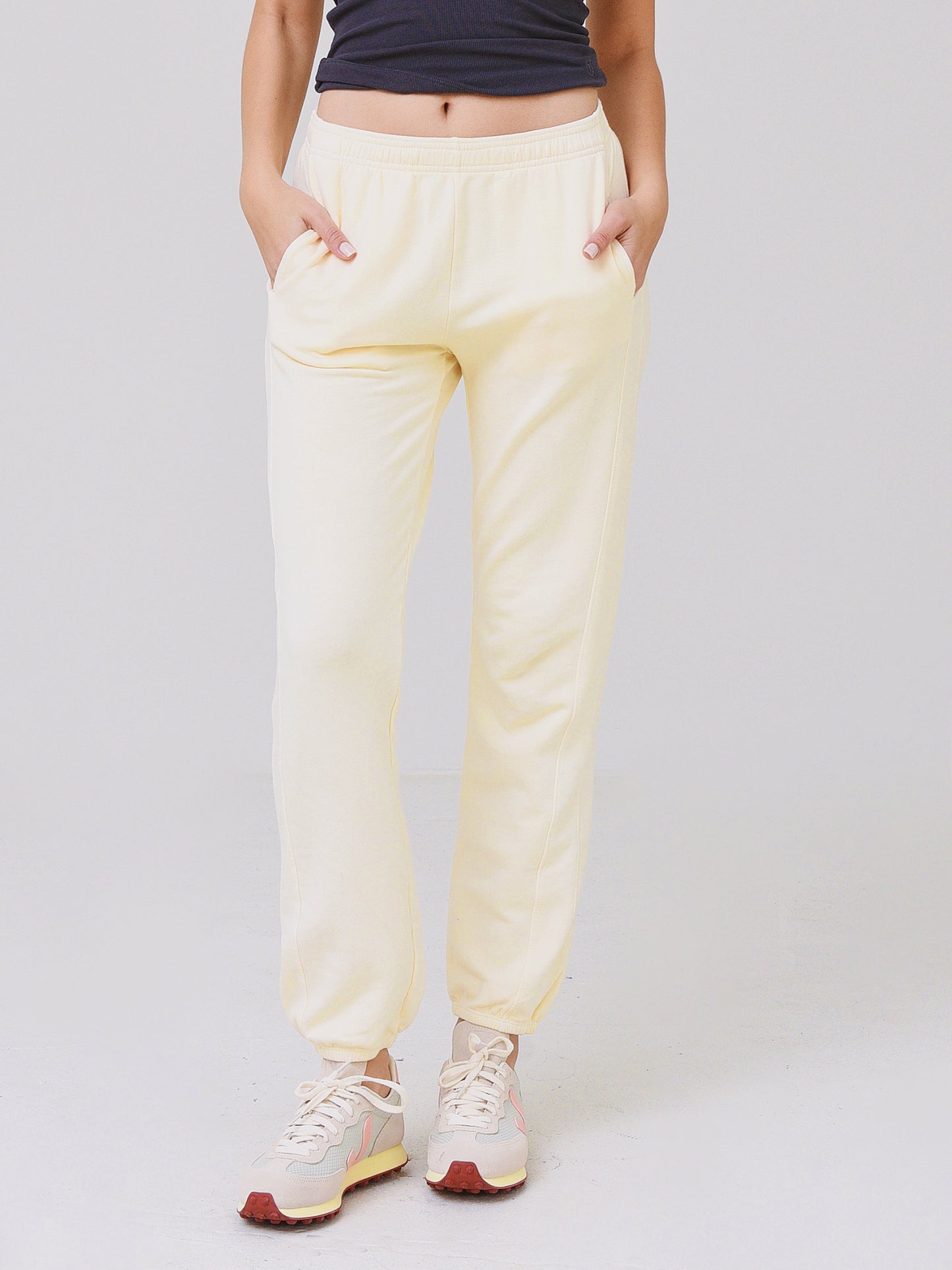 Monrow Women's Boyfriend Sweatpant - Saint Bernard