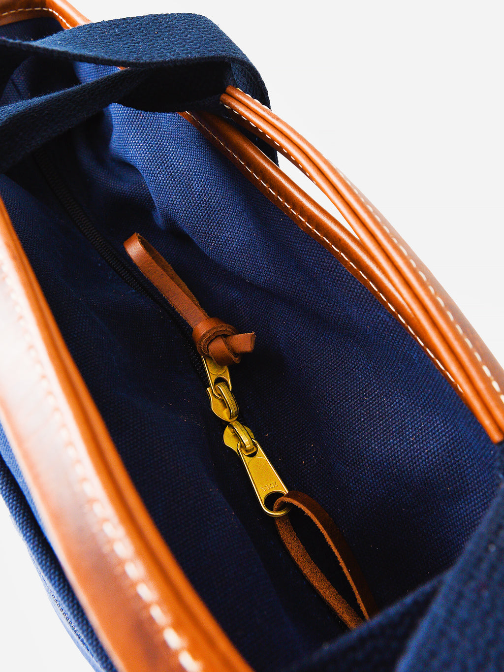 HS8025xNAVY-alt2