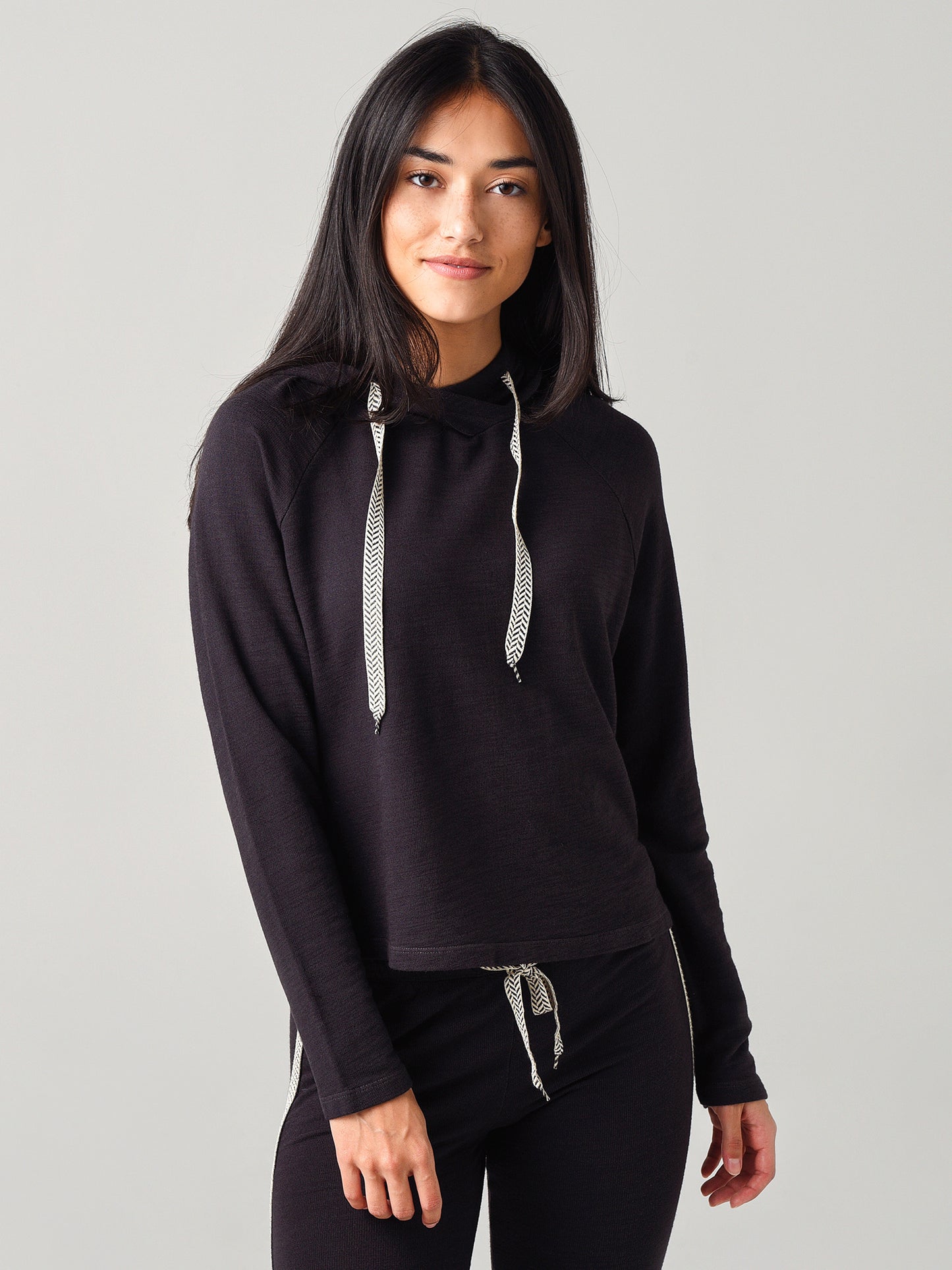 Monrow Women's Pullover Hoody With Chevron Drawcord